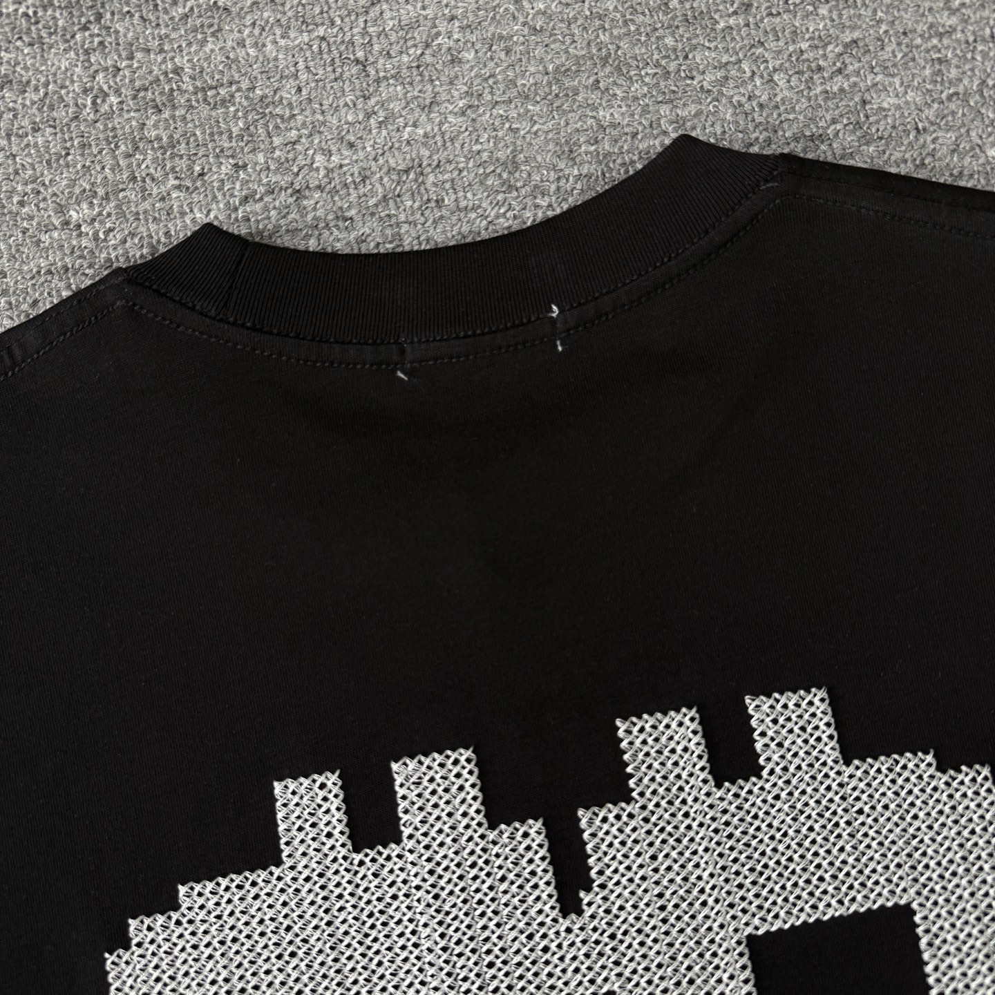 Balenciaga 巴黎世家Balenciaga26ss像素风刺绣圆领短袖T恤