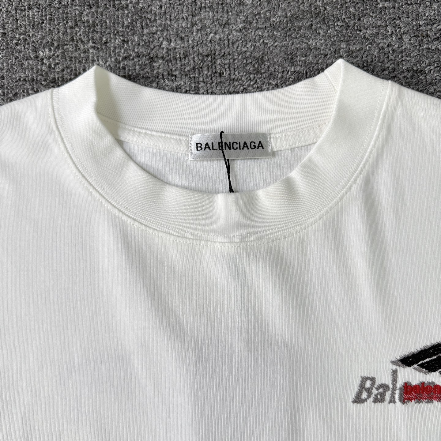 Balenciaga 巴黎世家Balenciaga26ss新款重工刺绣字母短袖圆领T恤