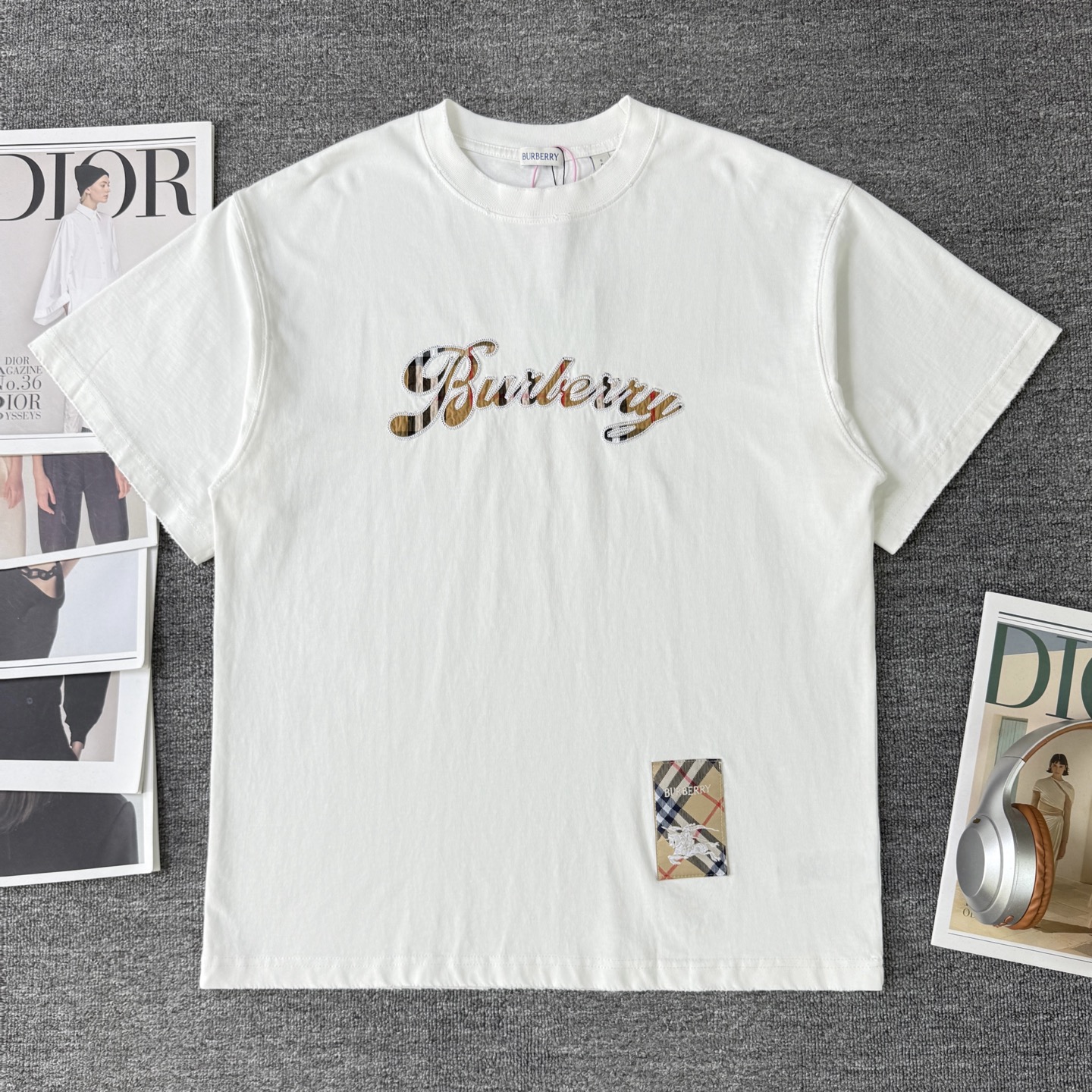 Burberry Burberry巴宝莉26ss新款 格纹贴布绣T恤做旧圆领短袖