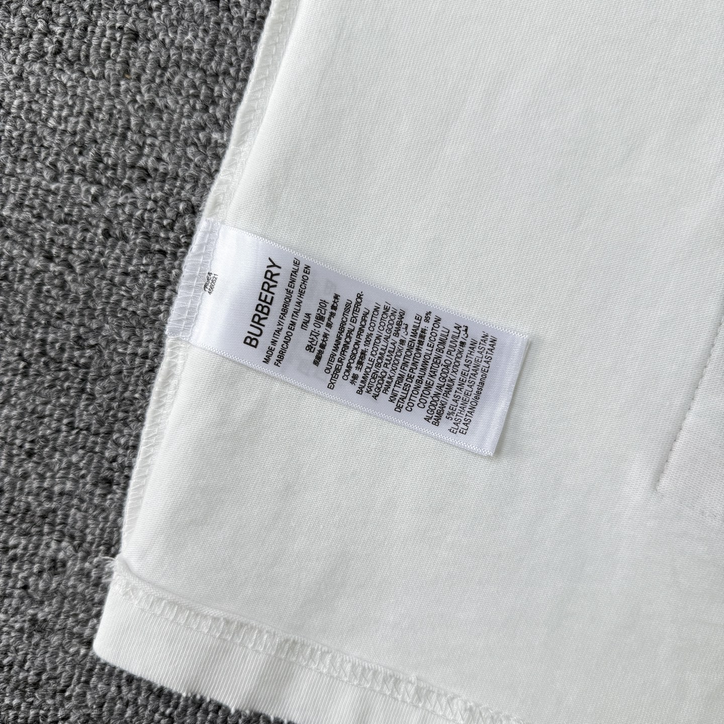 Burberry Burberry巴宝莉26ss新款 格纹贴布绣T恤做旧圆领短袖