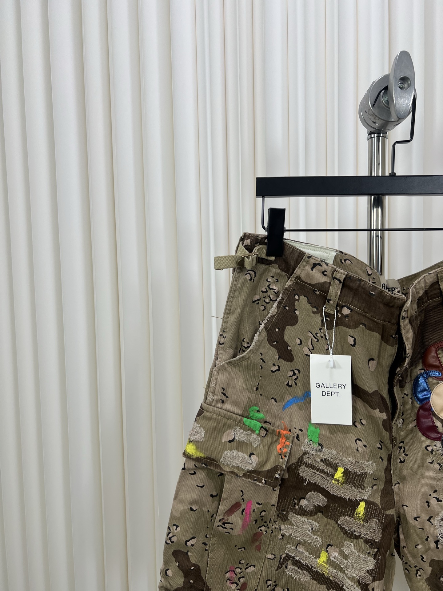 GALLERY DEPT Hand-Painted Camo Shorts - Original Design, Premium Quality 3 i1744112198983 180 0 1