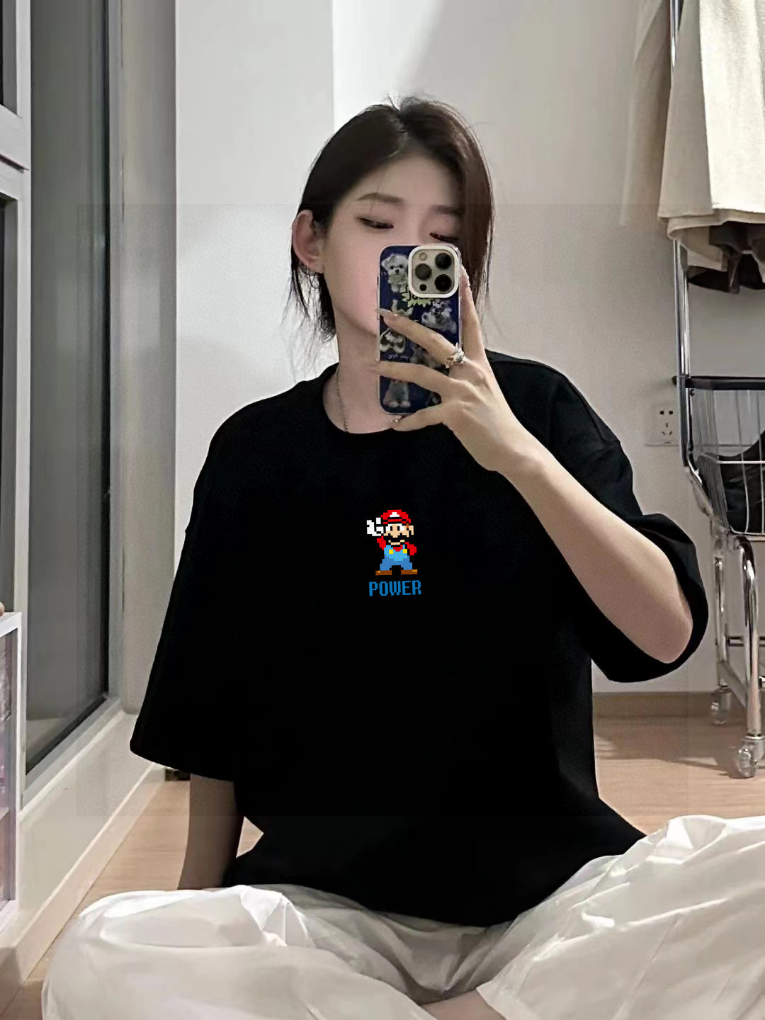 💰90
高品质
TNF北面联名款专柜同步童趣马里奥情侣款男女同款印花短袖
采用260克定制精梳纯棉，三针五线做工，领口定制螺纹不变形，领口包包边条，肩膀处内里带压条，做工面料细节都无法挑剔，印花采用进口浆料，高端的刺绣精致细腻，简直太完美了！
版型宽松，男女都可以穿！
颜色 黑色 白色 高级灰
尺码m~xl
m肩宽47胸围108衣长70
L肩宽49胸围112衣长72
XL肩宽51胸围116衣长74