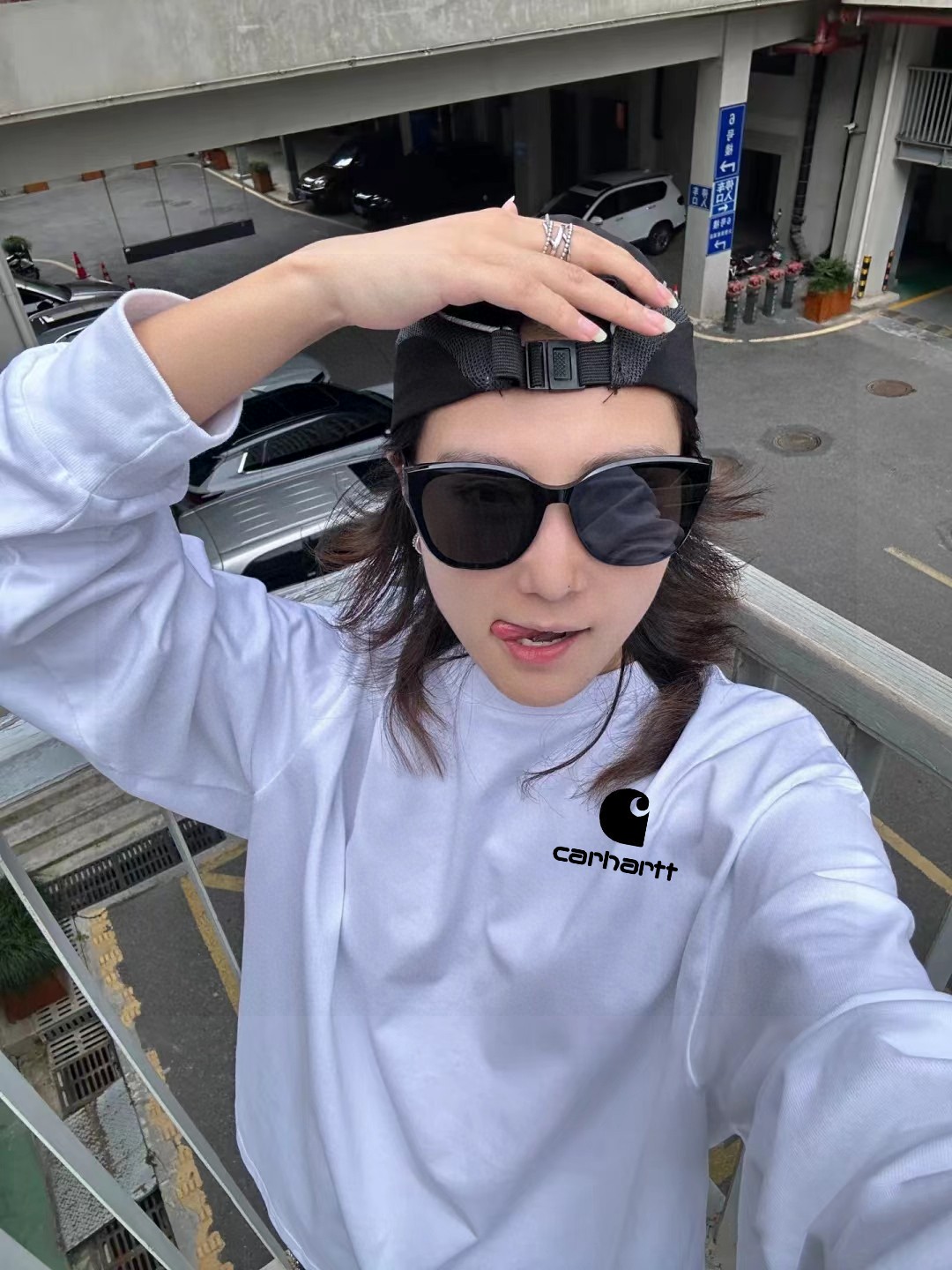 Alternative view of Hoodie 05205