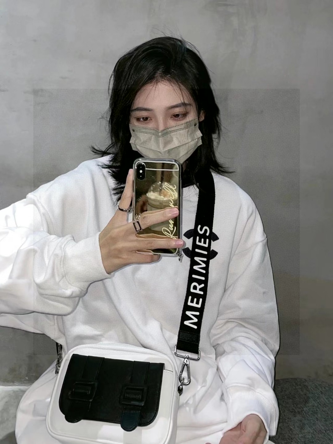 Alternative view of Chanel Hoodie 05204