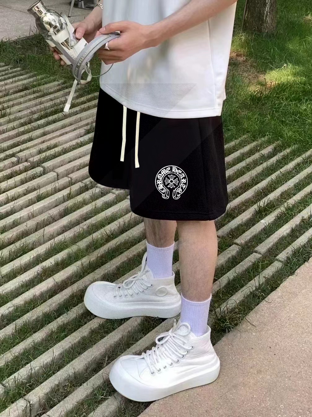 Alternative view of Chrome Hearts Shorts 05652