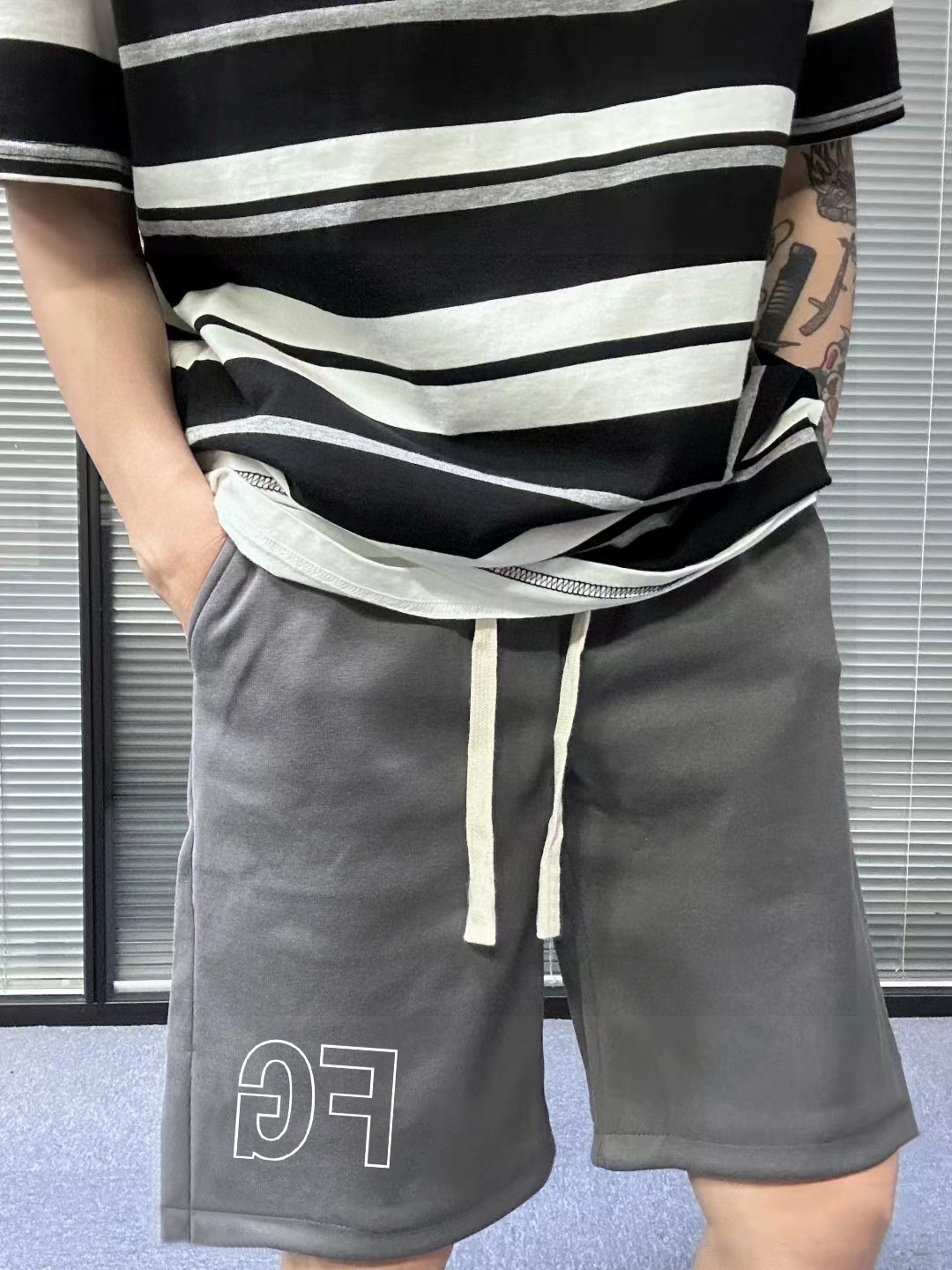 Alternative view of Shorts 05662