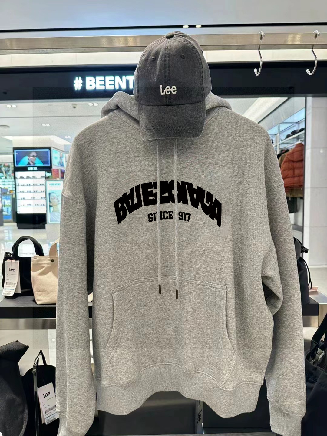 Balenciaga Cap 03954