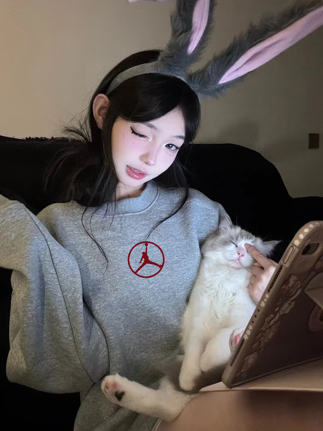 Alternative view of Hoodie 03945