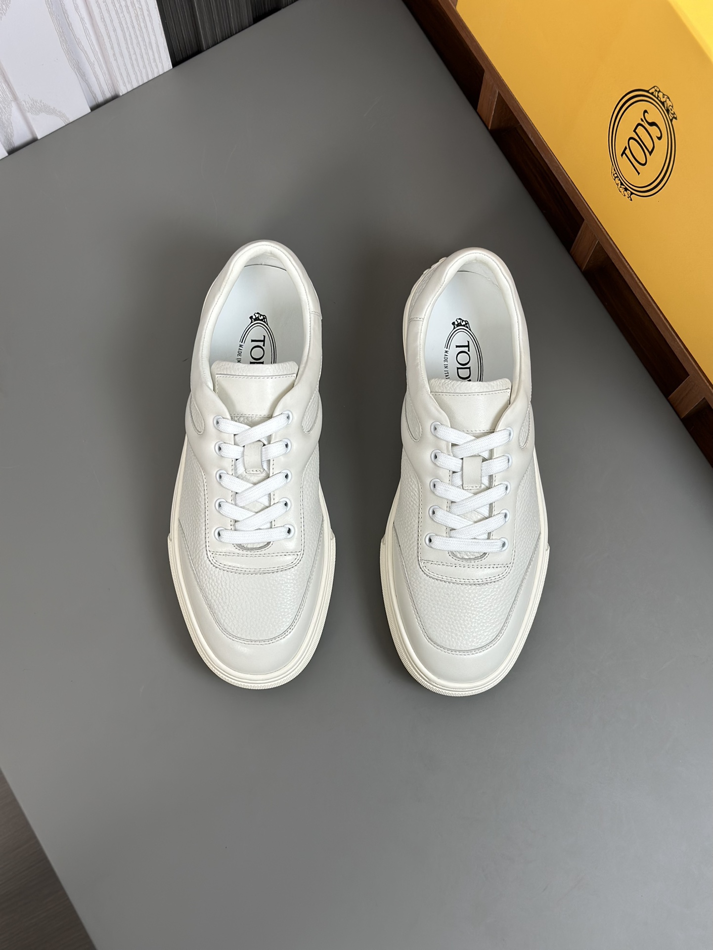 [TOD's] Tod's P440 - Calidad de gama alta Original único - Exterior: Piel de becerro Napa importada,