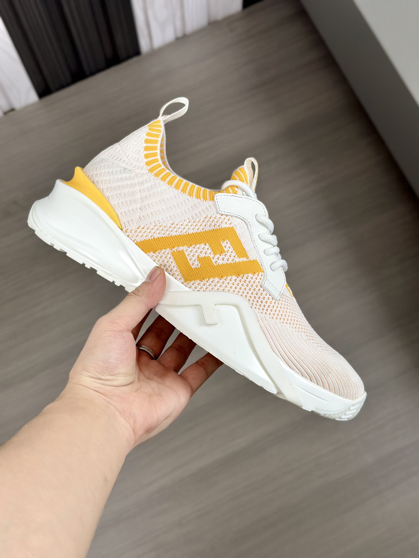[FENDI] Fendi - Calidad de gama alta Original único - Superior: Napa piel de becerro, zapatos cuerpo