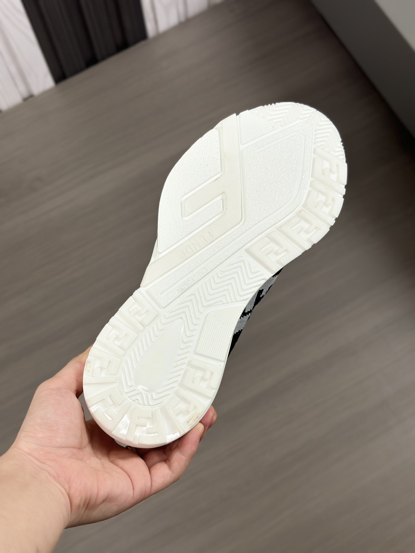 [FENDI] Fendi - Calidad de gama alta Original único - Superior: Napa piel de becerro, zapatos cuerpo