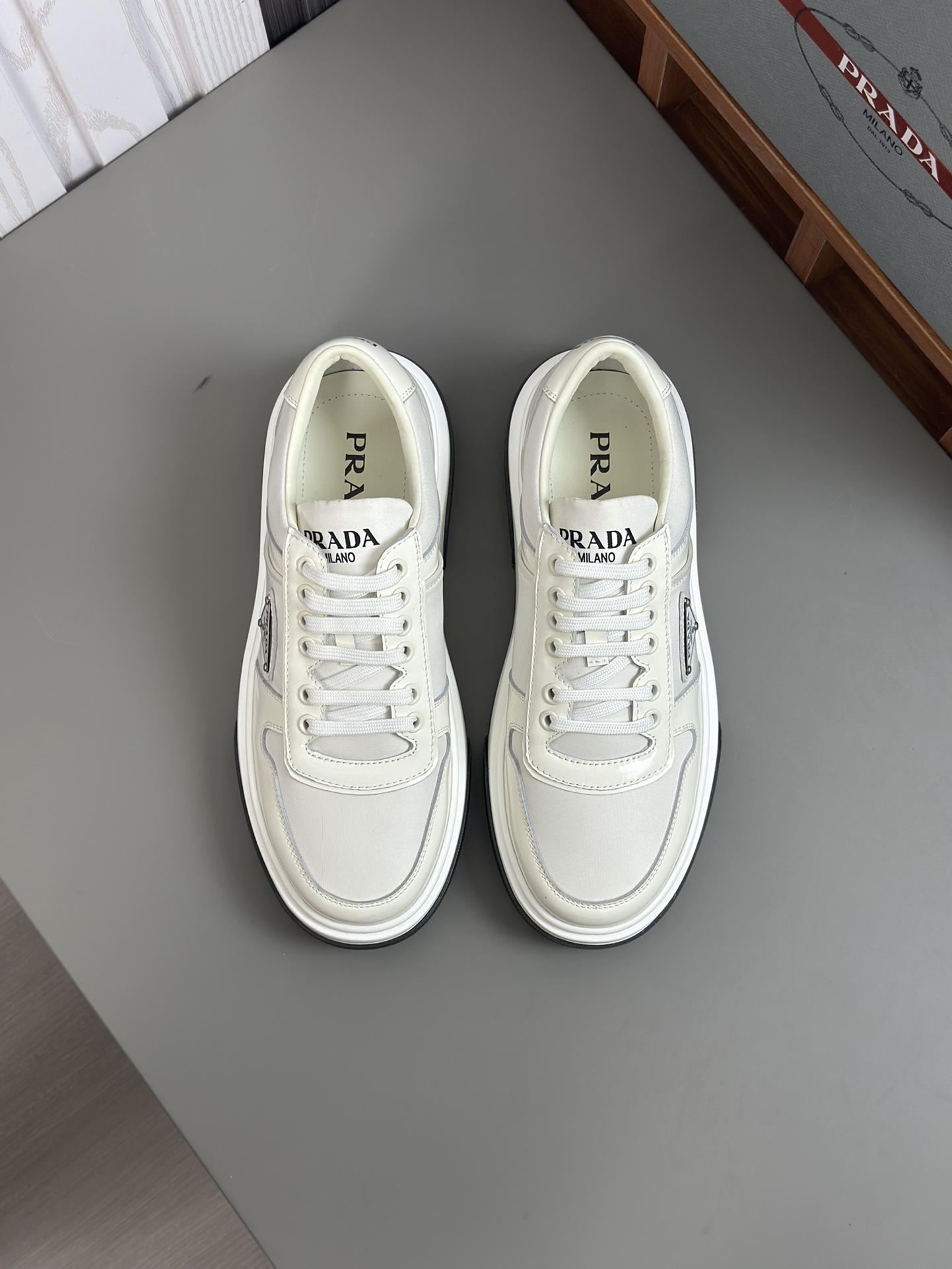 alta calidad [PRADA] zapatillas de deporte de los hombres de la calle fritos nueva llegada, contador