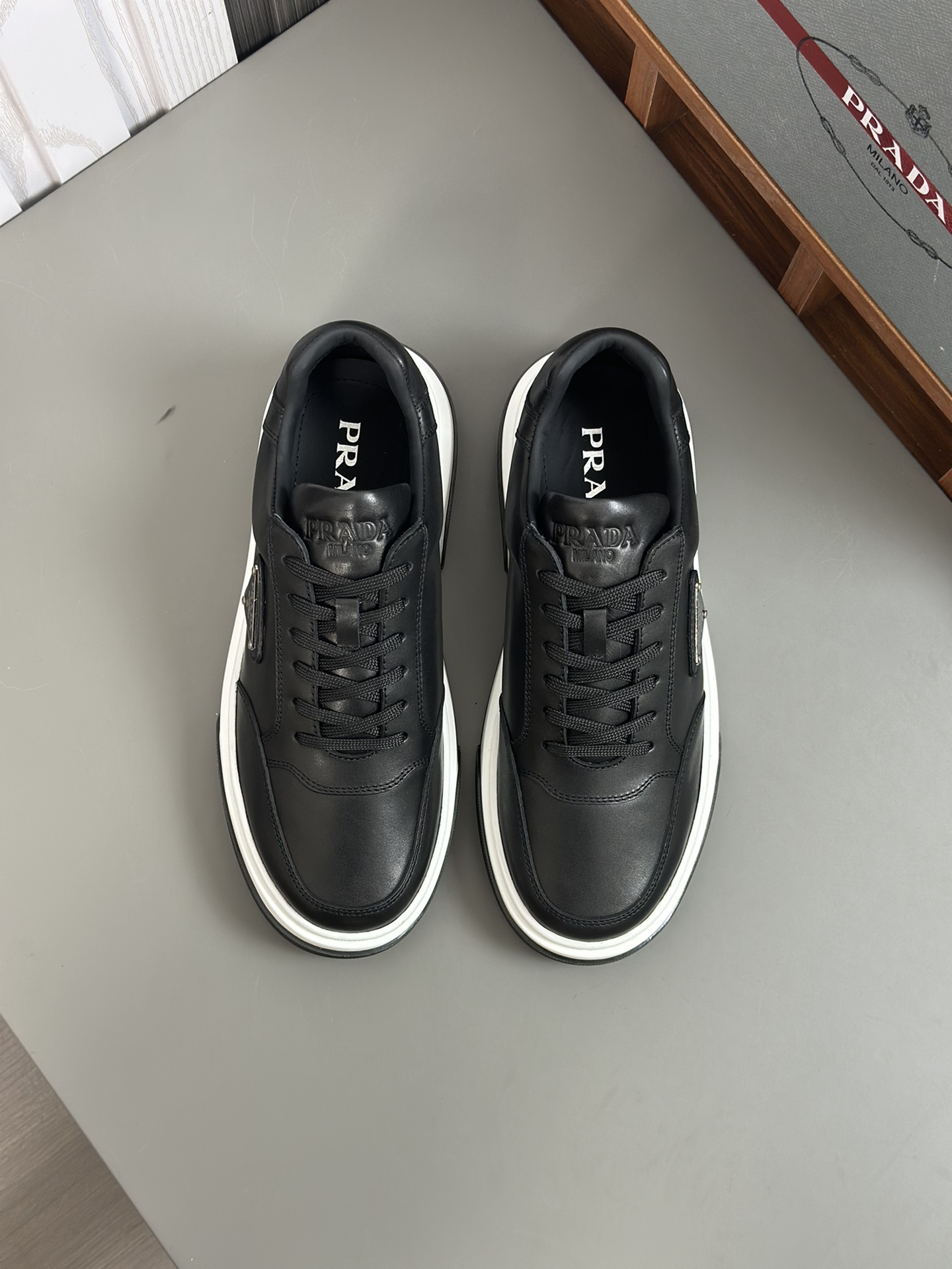 alta calidad [PRADA] zapatillas de deporte de los hombres de la calle fritos nueva llegada, contador