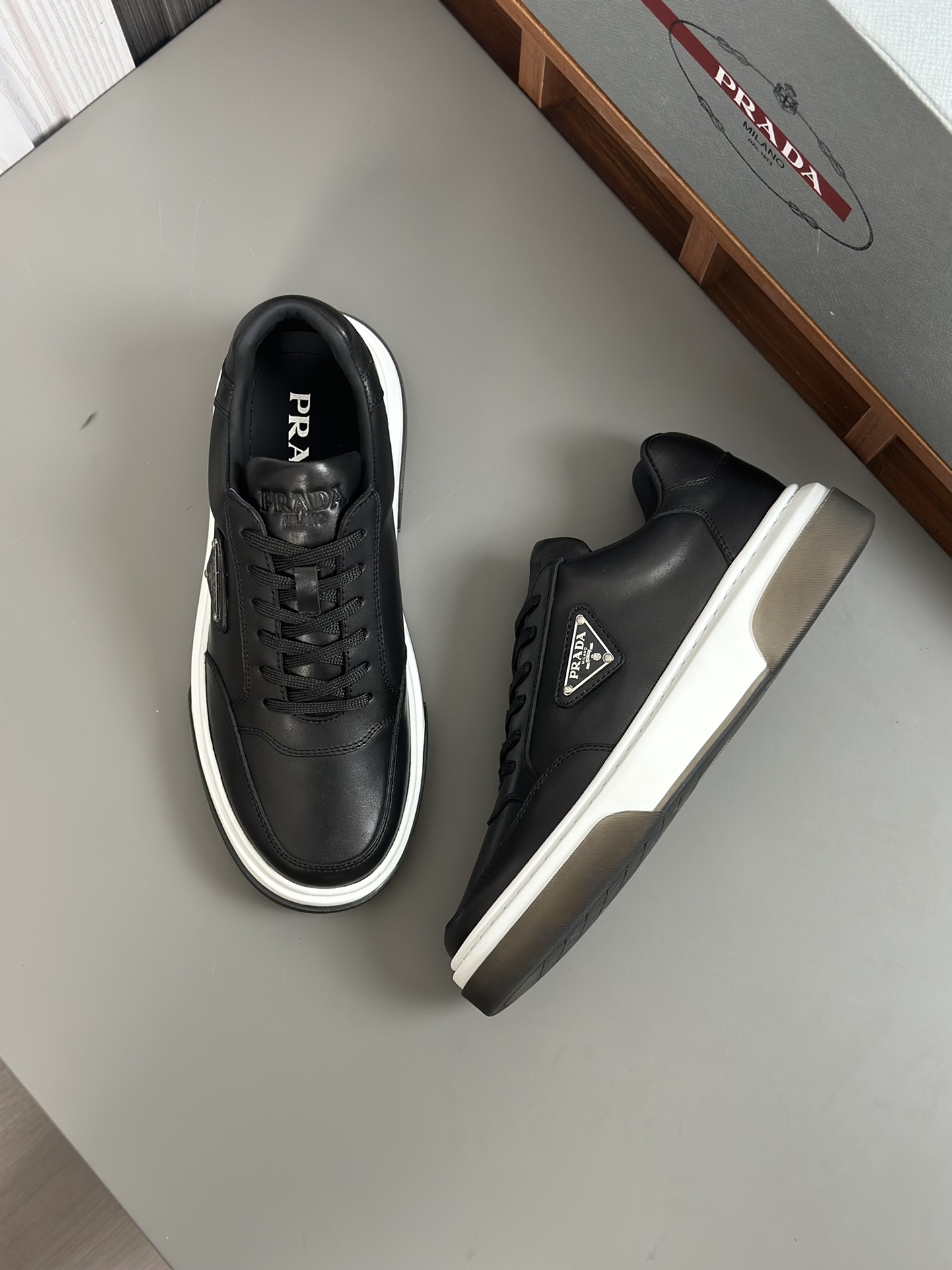 alta calidad [PRADA] zapatillas de deporte de los hombres de la calle fritos nueva llegada, contador
