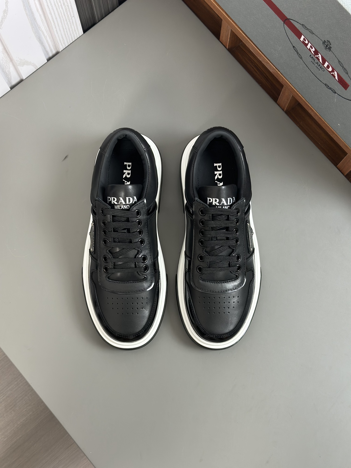 alta calidad [PRADA] zapatillas de deporte de los hombres de la calle fritos nueva llegada, contador