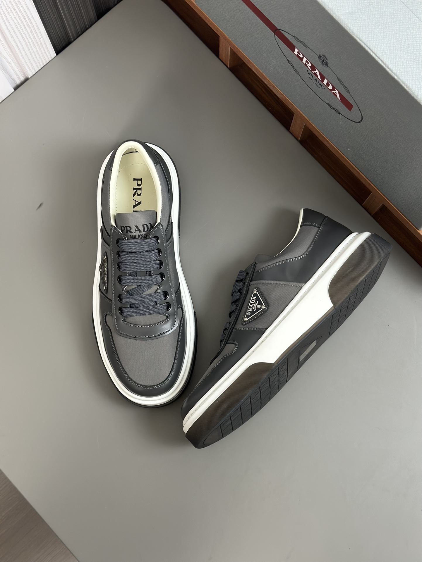 alta calidad [PRADA] zapatillas de deporte de los hombres de la calle fritos nueva llegada, contador