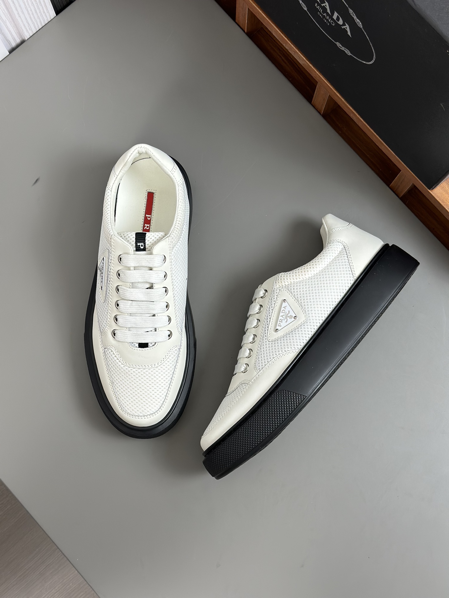 alta calidad [PRADA] zapatillas de deporte de los hombres de la calle fritos nueva llegada, contador