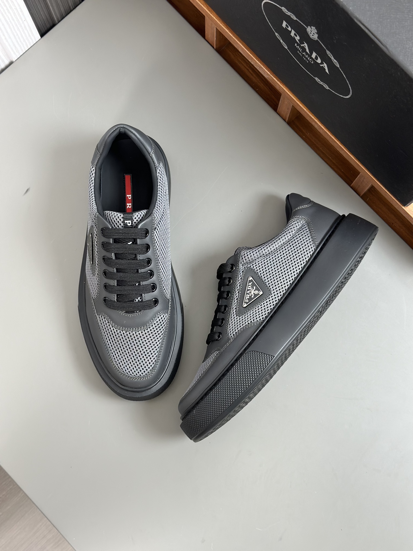 alta calidad [PRADA] zapatillas de deporte de los hombres de la calle fritos nueva llegada, contador