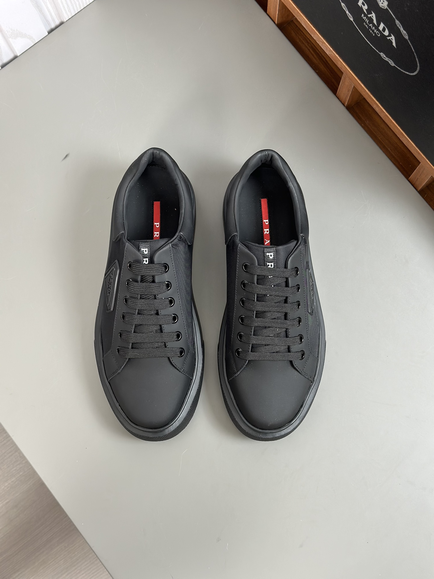 alta calidad [PRADA] zapatillas de deporte de los hombres de la calle fritos nueva llegada, contador