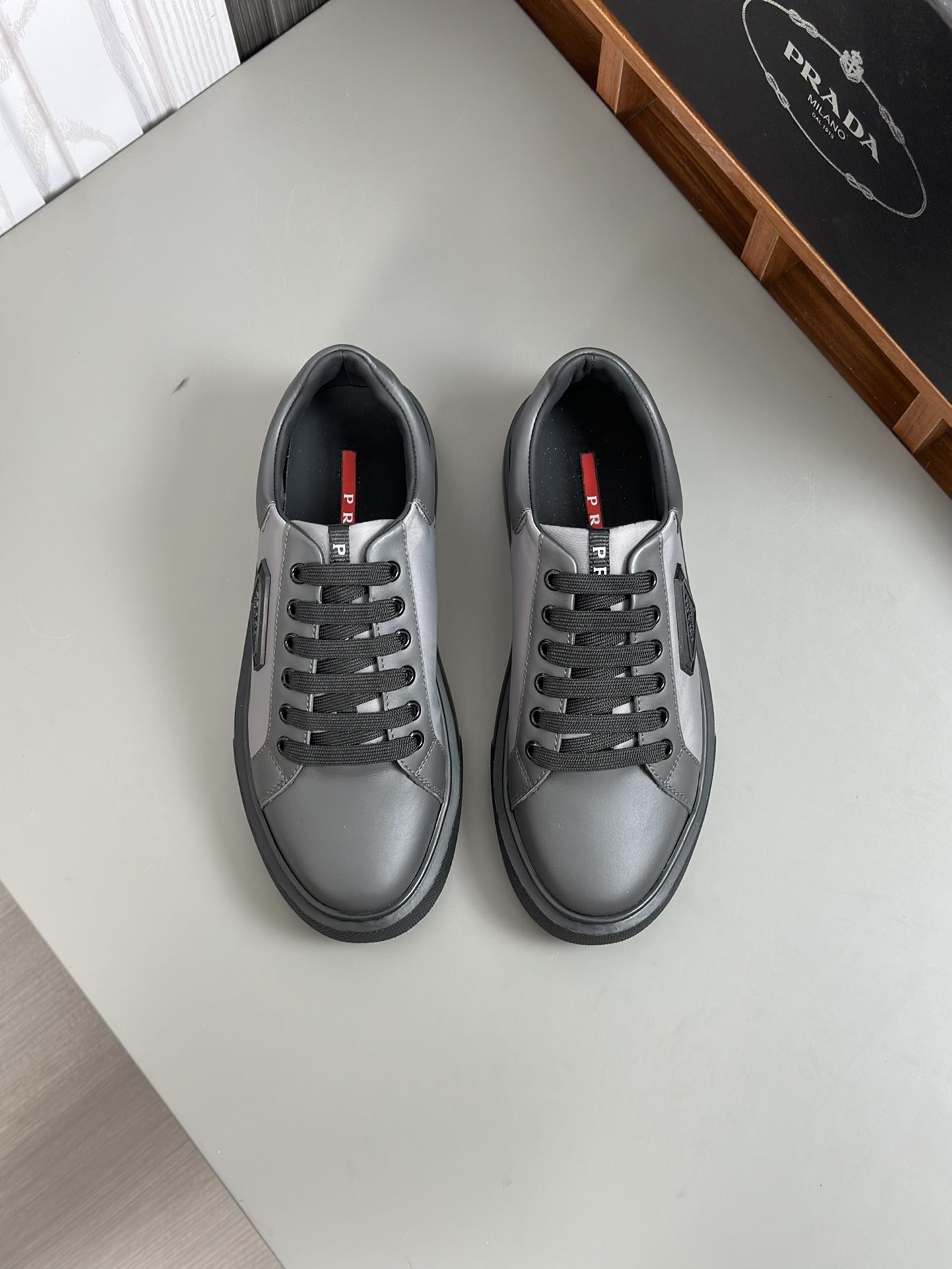 alta calidad [PRADA] zapatillas de deporte de los hombres de la calle fritos nueva llegada, contador