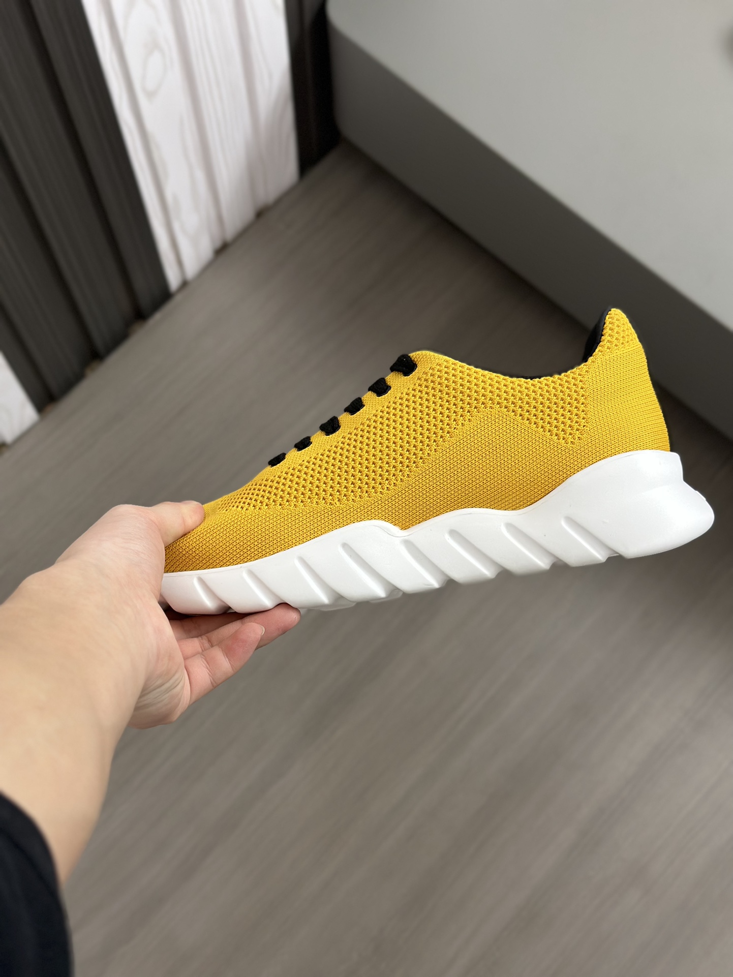 [FENDI] Fendi, haciendo estallar la popularidad de los hombres de la calle Dios Pequeño Monstruo de 