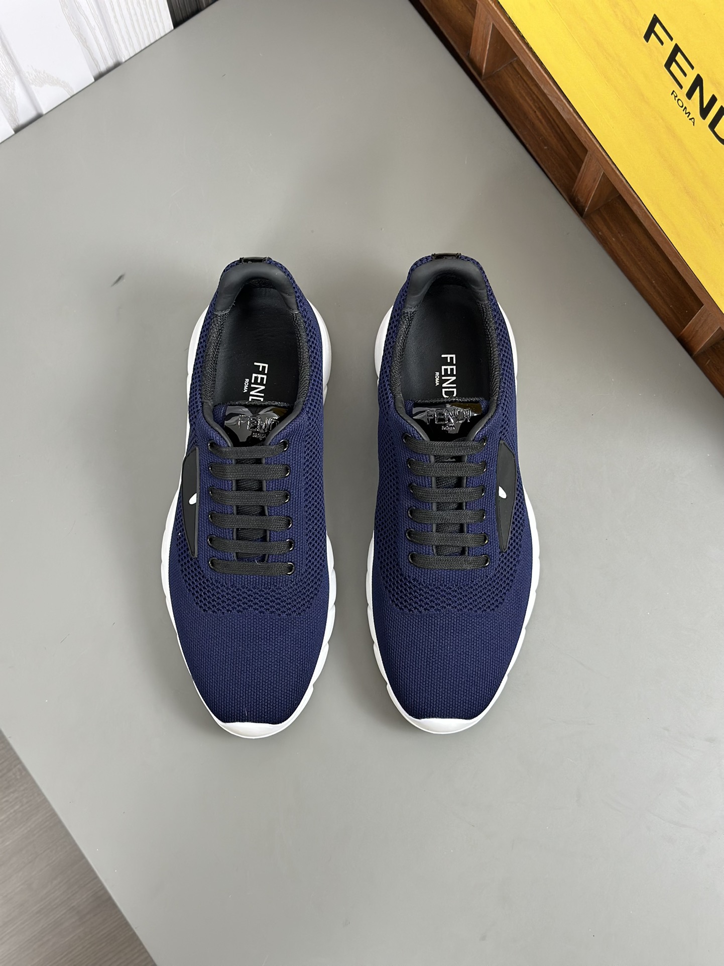 [FENDI] Fendi, haciendo estallar la popularidad de los hombres de la calle Dios Pequeño Monstruo de