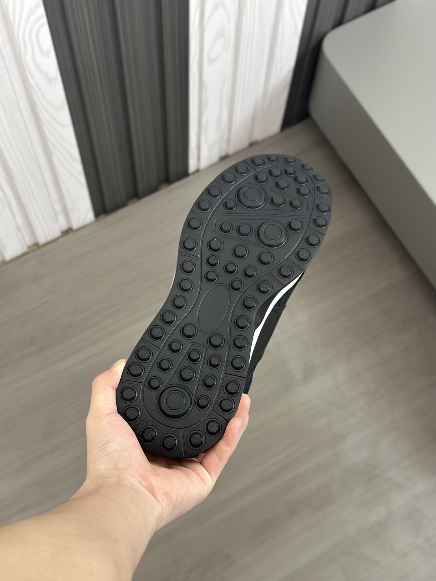 Tods Zapatillas casual para hombreLa zapatilla deportiva TOD'S es una novedad llamativa, con una bol