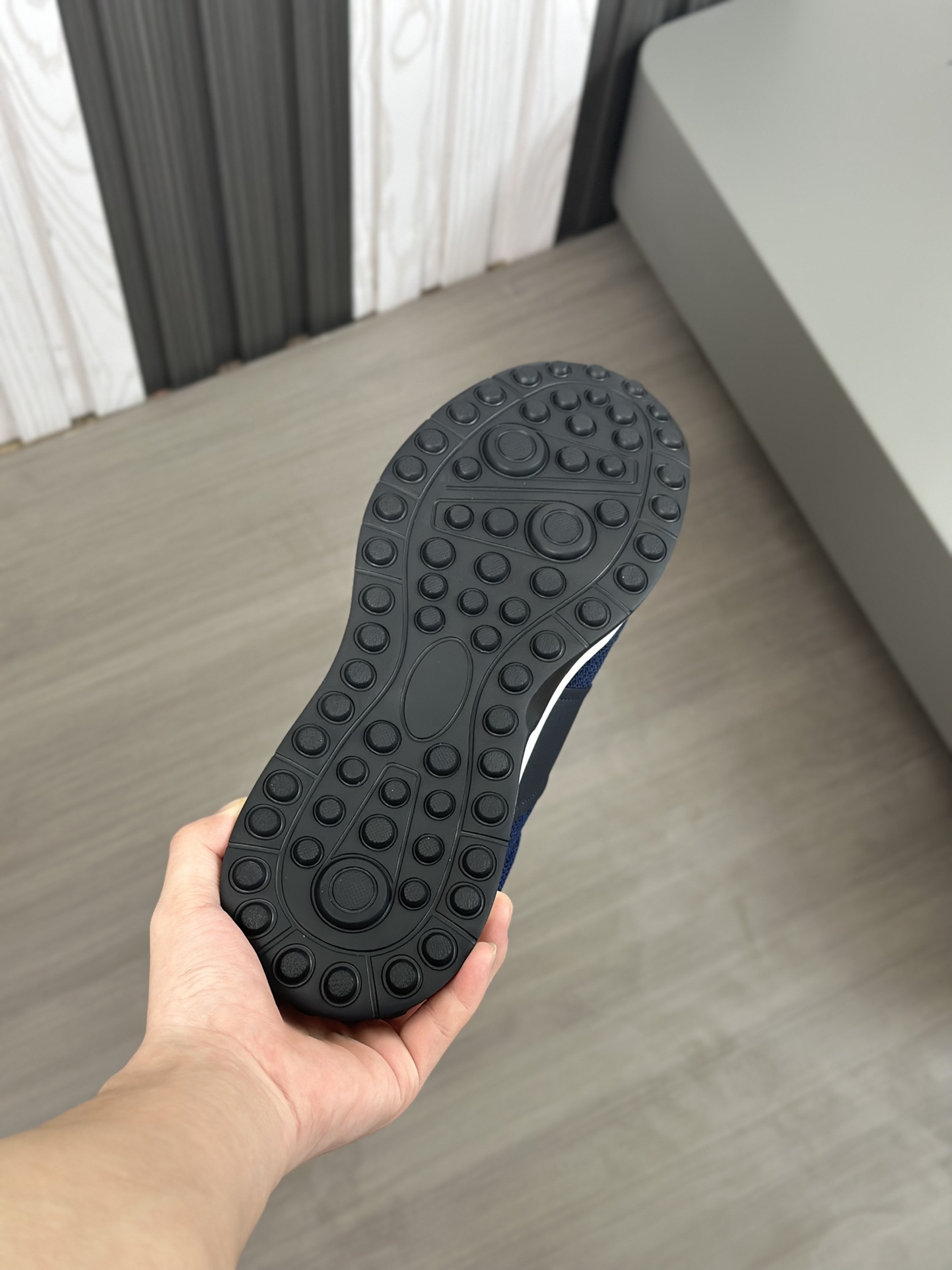 Tods Zapatillas casual para hombreLa zapatilla deportiva TOD'S es una novedad llamativa, con una bol