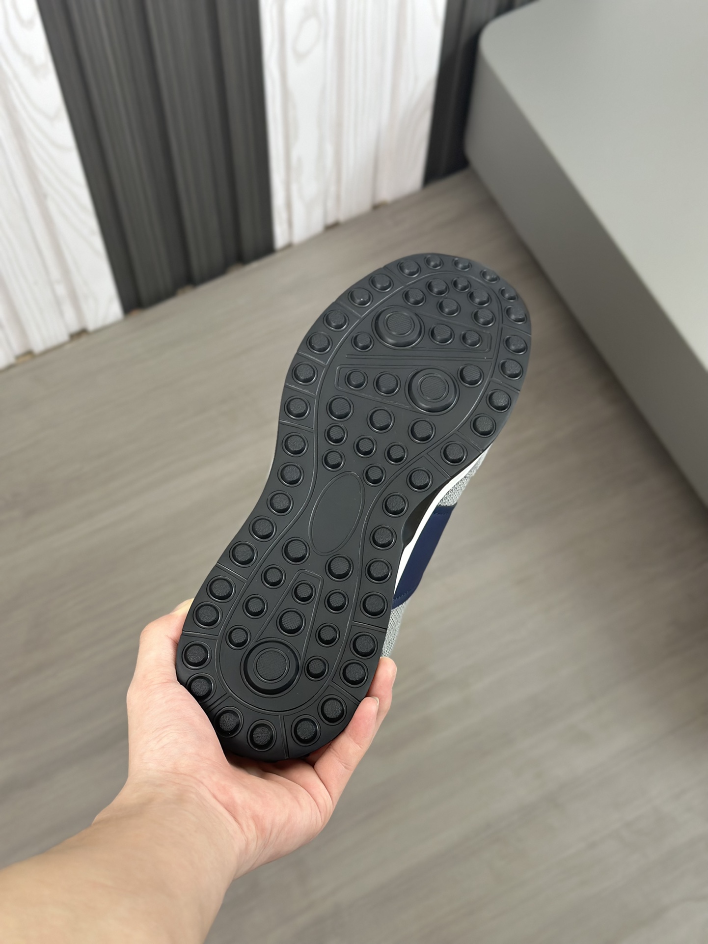 Tods Zapatillas casual para hombreLa zapatilla deportiva TOD'S es una novedad llamativa, con una bol