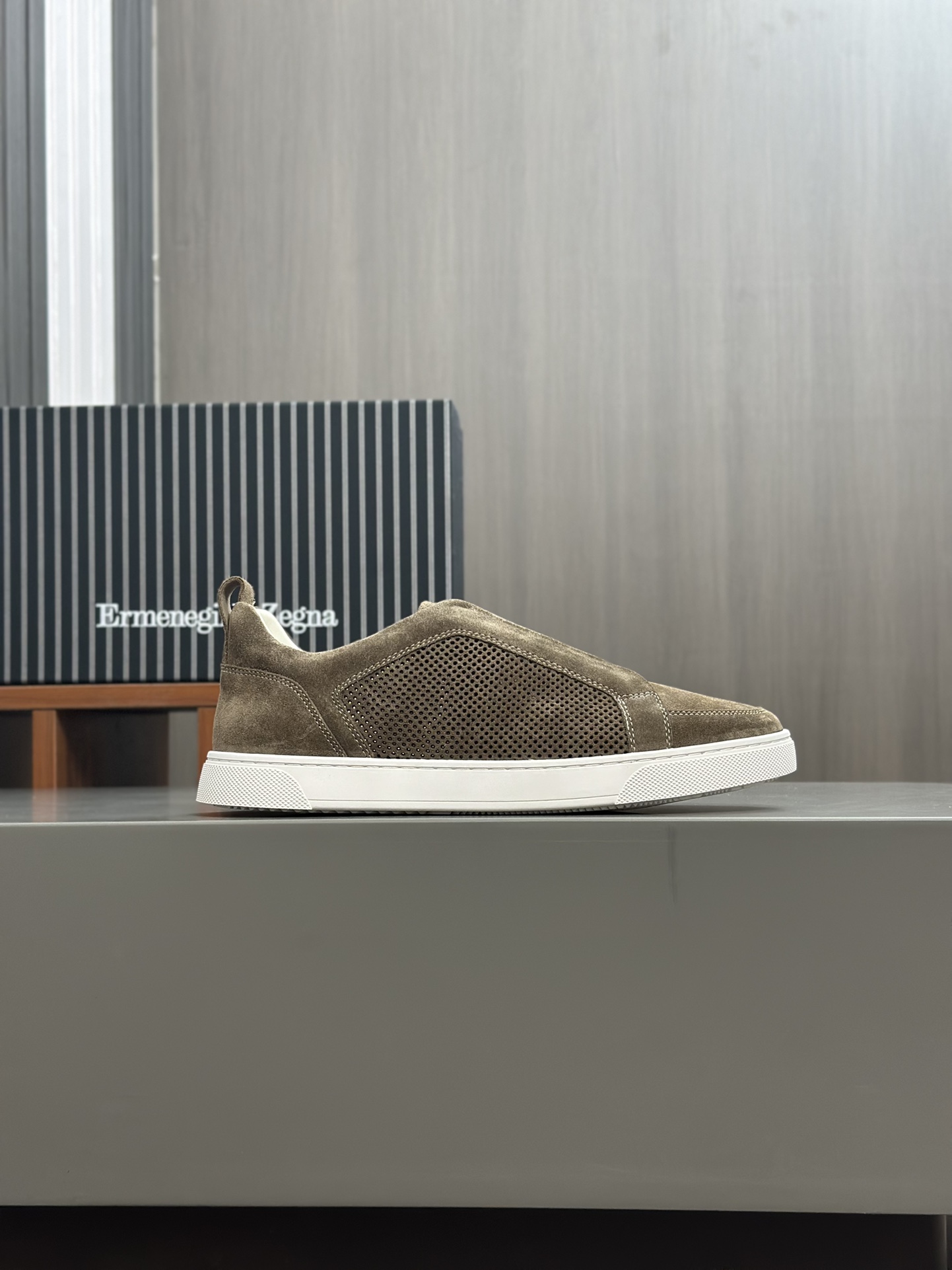 Ermenegildo Zegna Ermenegildo Zegna Casual SneakersEl Triple Stitch es una sofisticada pieza de calz