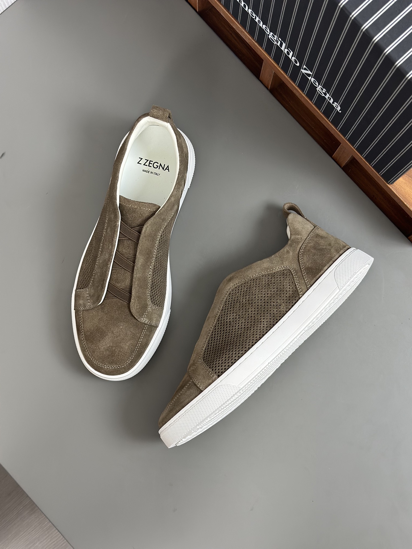 Ermenegildo Zegna Ermenegildo Zegna Casual SneakersEl Triple Stitch es una sofisticada pieza de calz
