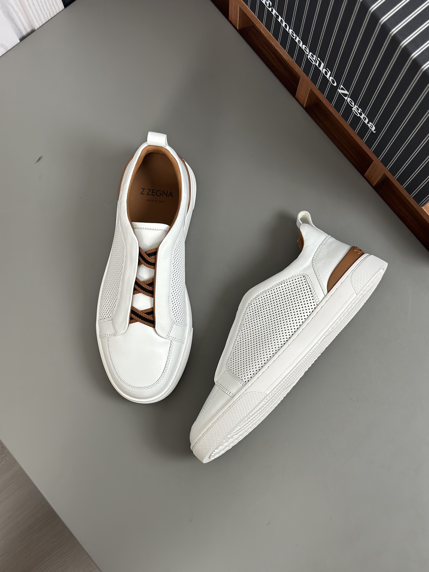 Ermenegildo Zegna Ermenegildo Zegna Casual SneakersEl Triple Stitch es una sofisticada pieza de calz