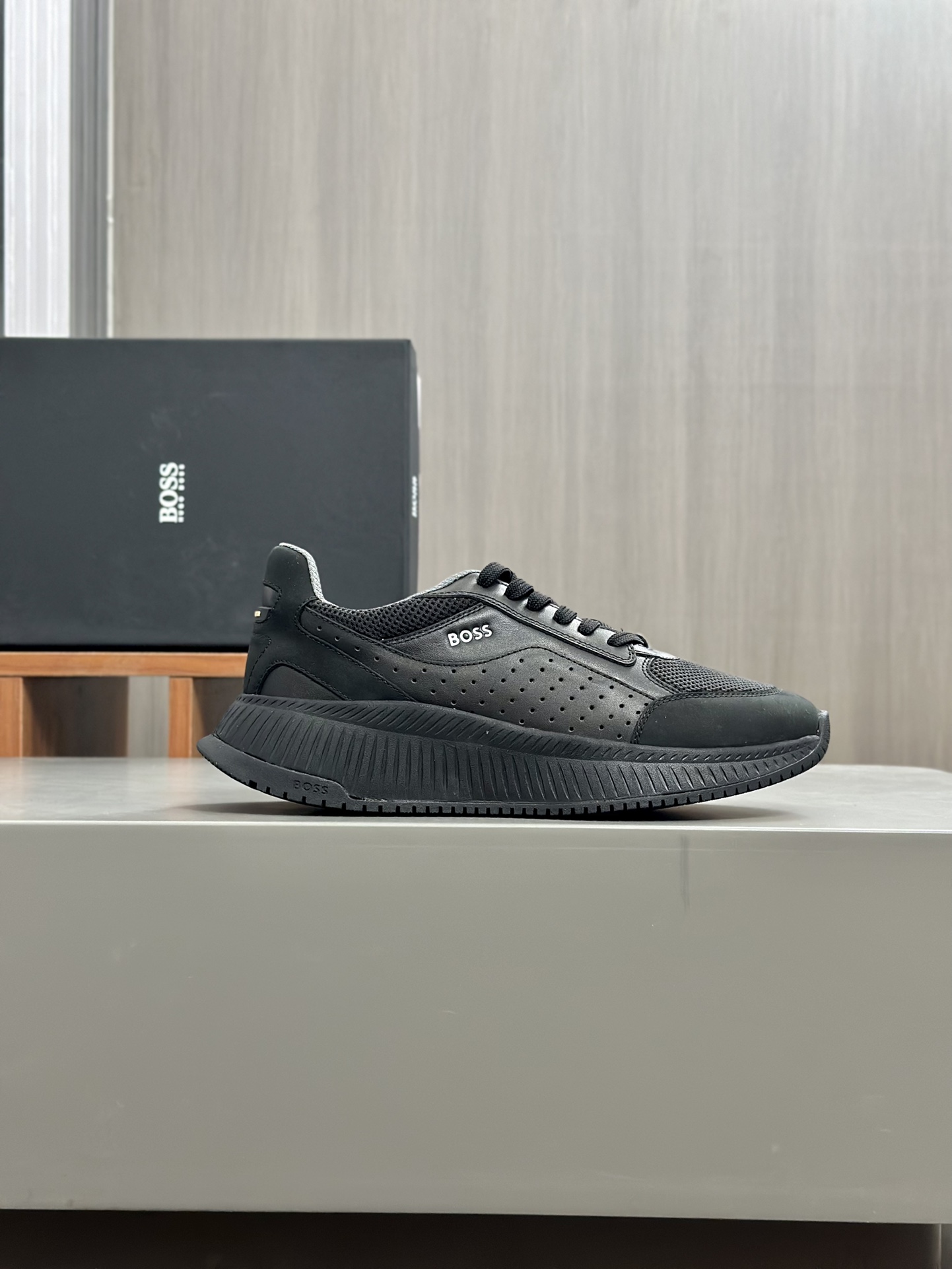 P440BOSS nuevas zapatillas deportivas casuales, el mismo modelo en el sitio web oficial, en el pie e