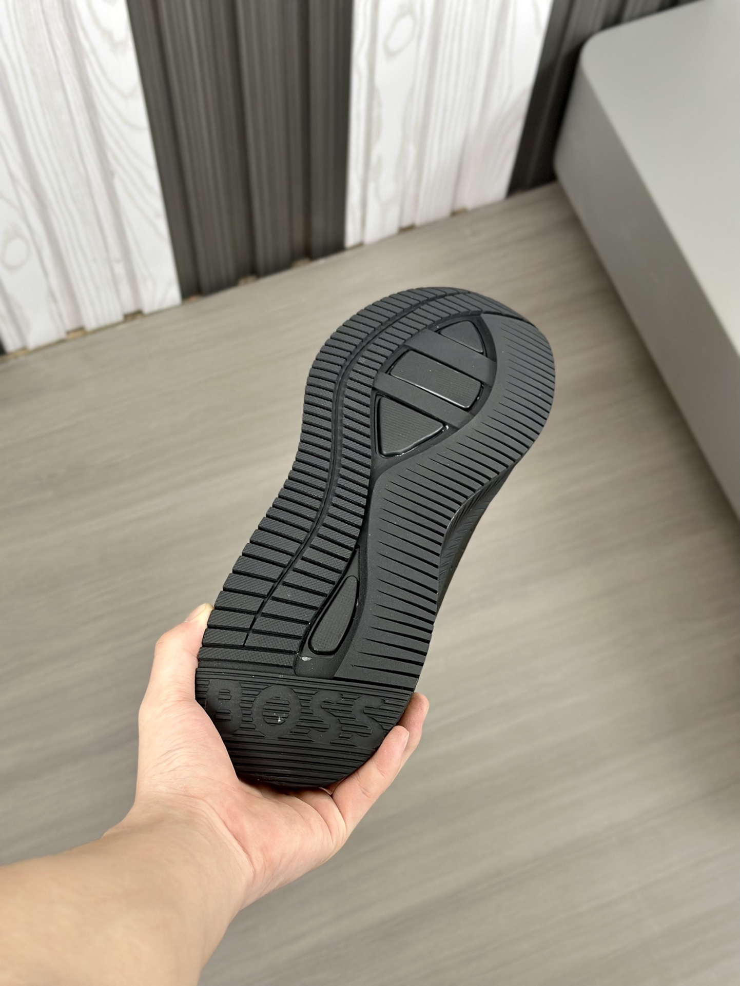 P440BOSS nuevas zapatillas deportivas casuales, el mismo modelo en el sitio web oficial, en el pie e