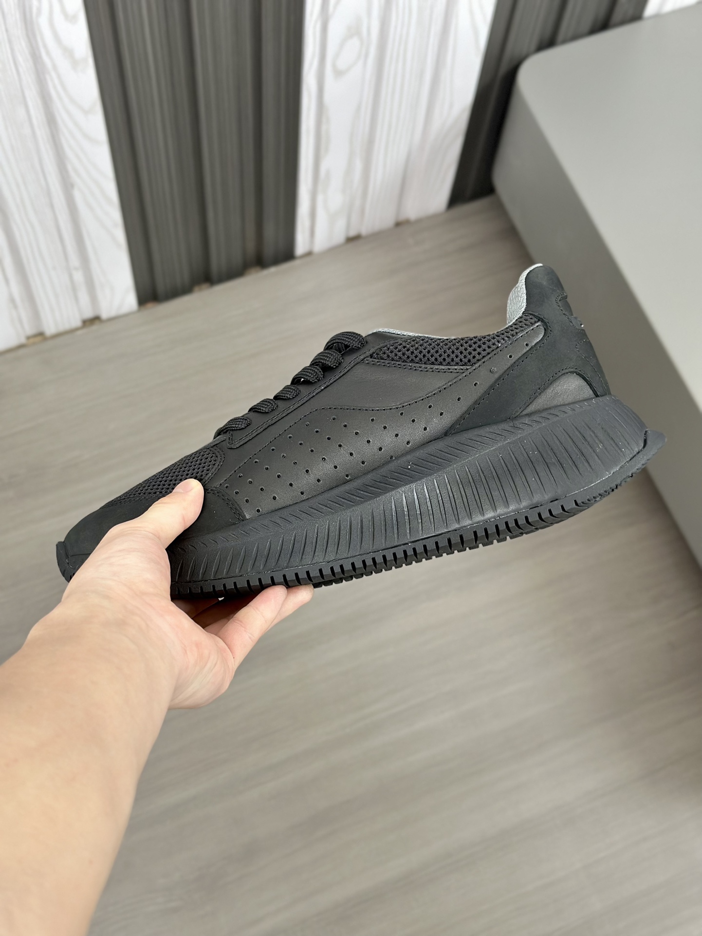P440BOSS nuevas zapatillas deportivas casuales, el mismo modelo en el sitio web oficial, en el pie e