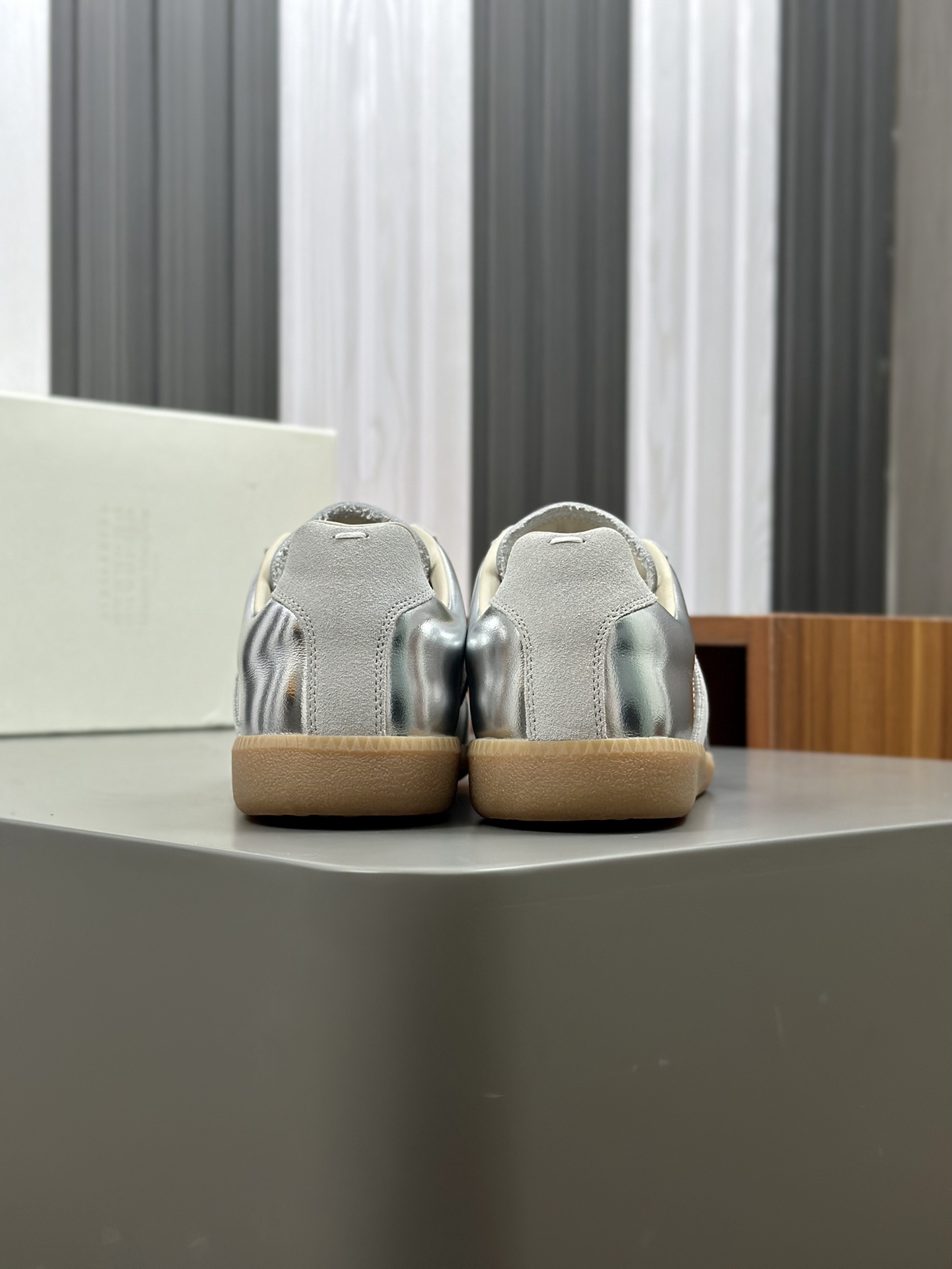 - NUEVO - MM6 Masion Margiela Nuevas zapatillas deportivas informales para pareja de la colección Ma