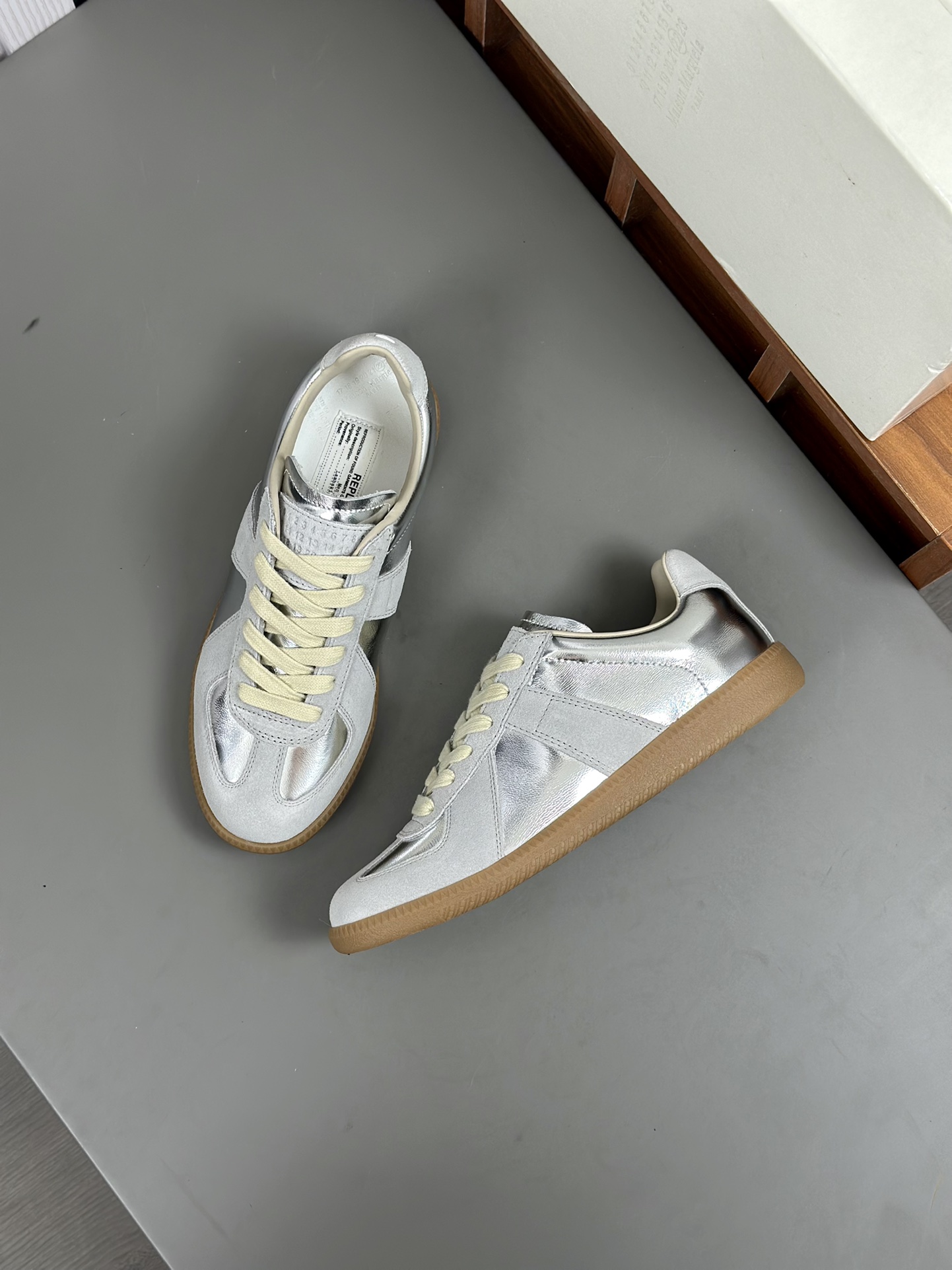 - NUEVO - MM6 Masion Margiela Nuevas zapatillas deportivas informales para pareja de la colección Ma