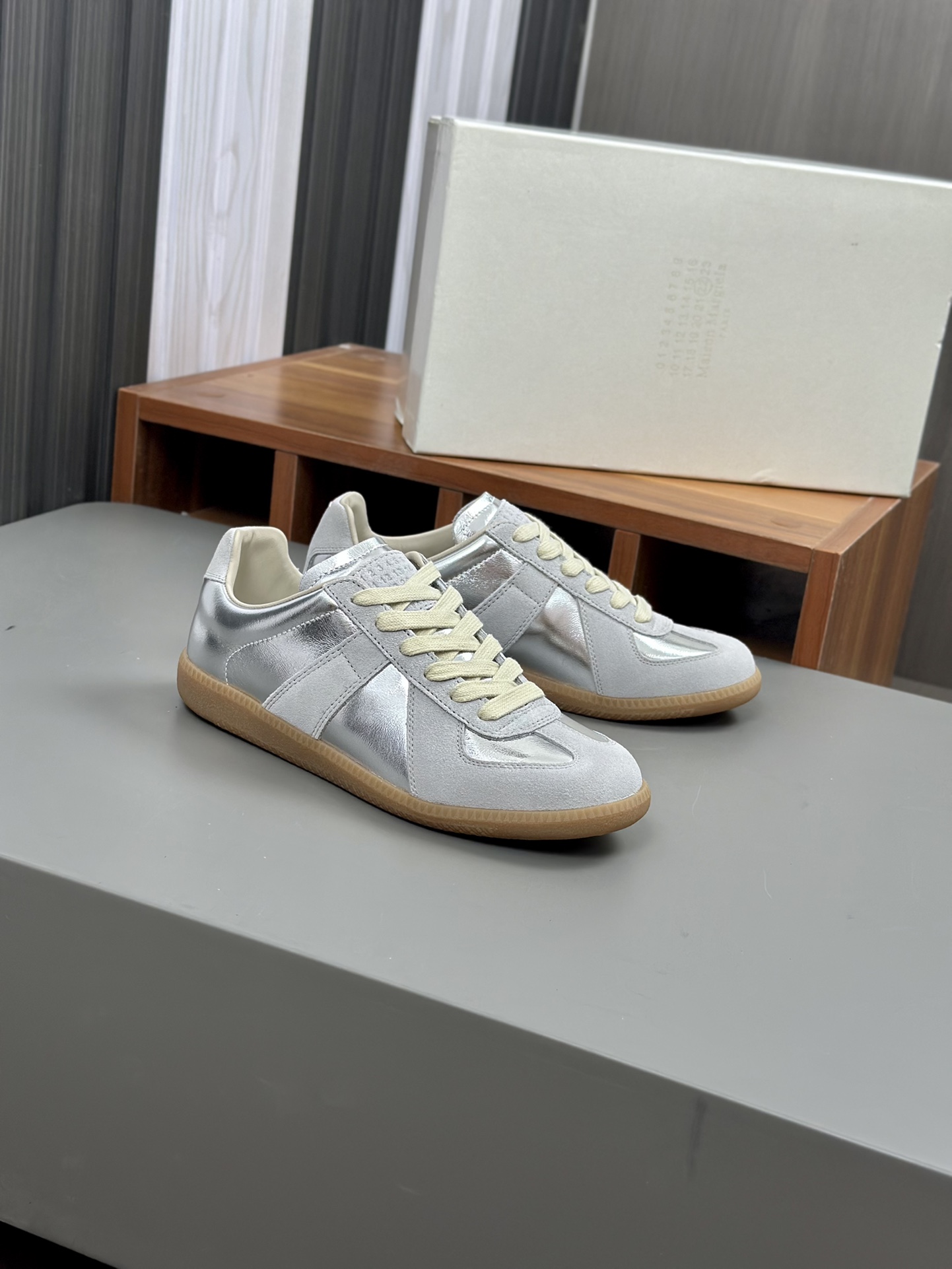 - NUEVO - MM6 Masion Margiela Nuevas zapatillas deportivas informales para pareja de la colección Ma