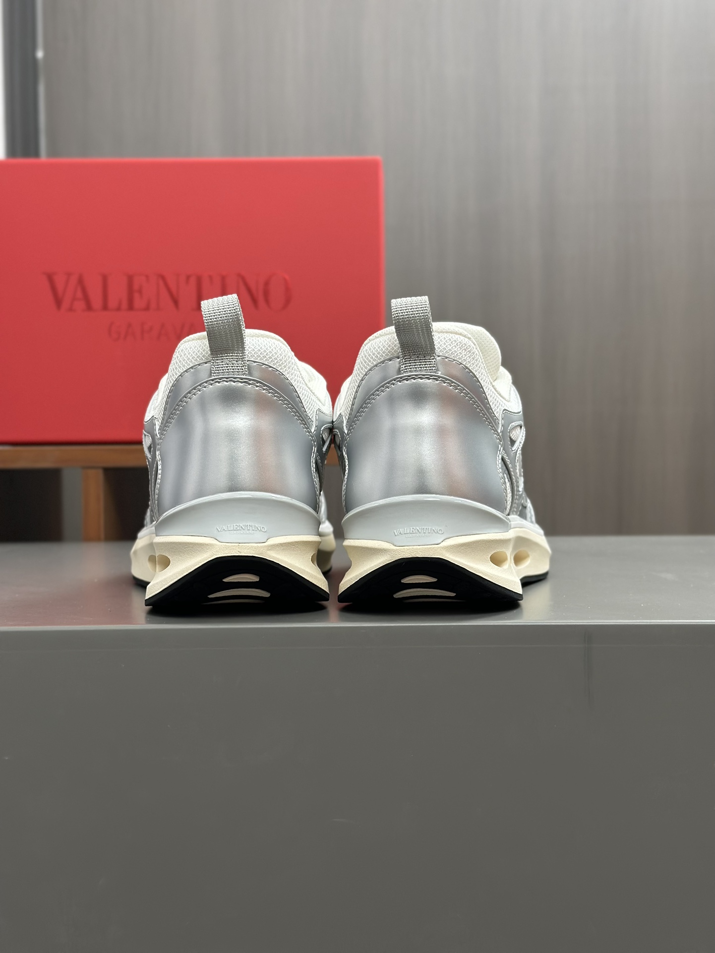 [VALENCIÓN] Valentino - Calidad de gama alta Original único - Parte superior: piel de becerro Napa, 