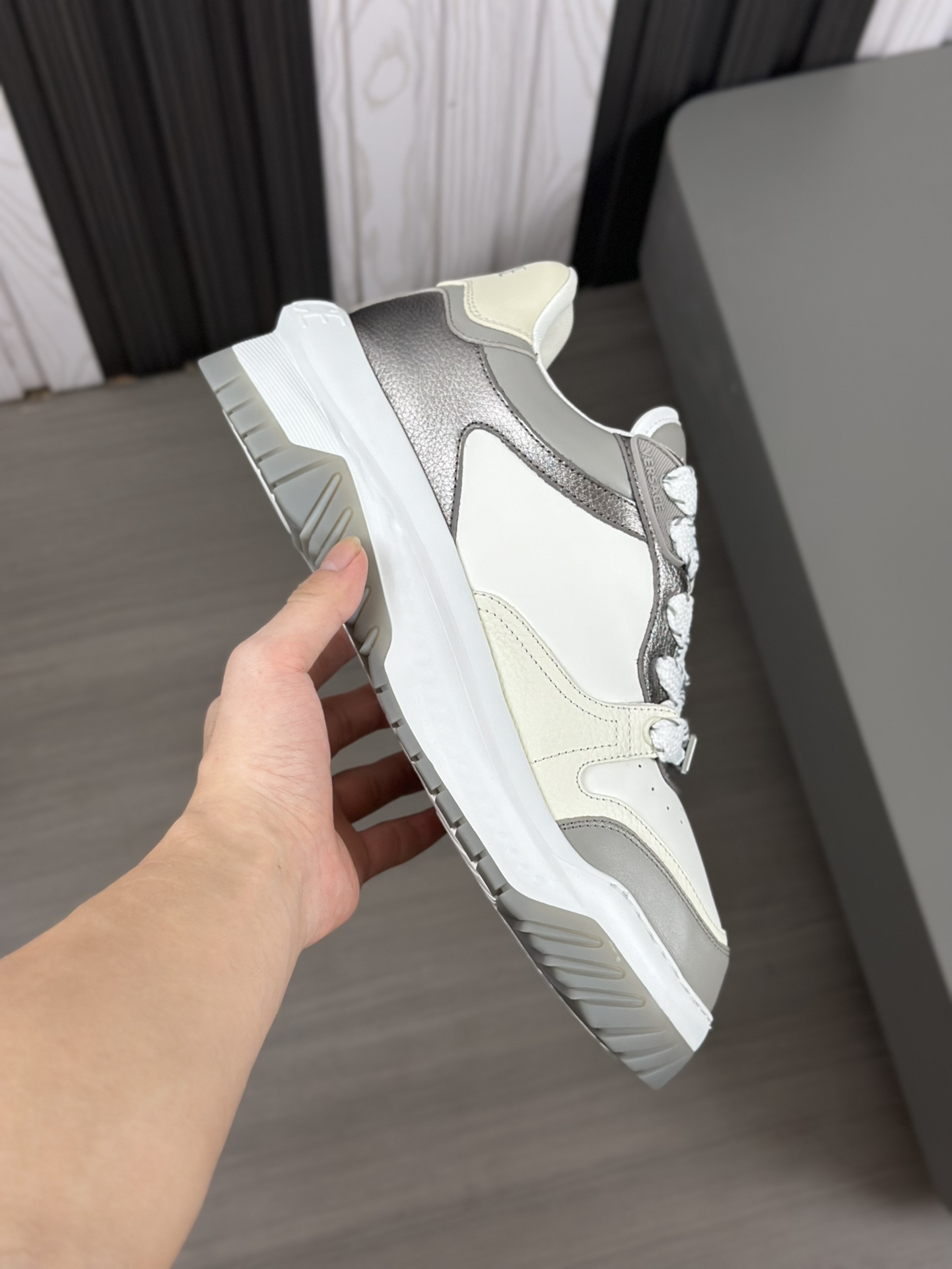 Talla: 39-44 (38.45.46 bajo pedido)Deportivas Versace ODISSEA para mujer Deportivas ligeras con cord