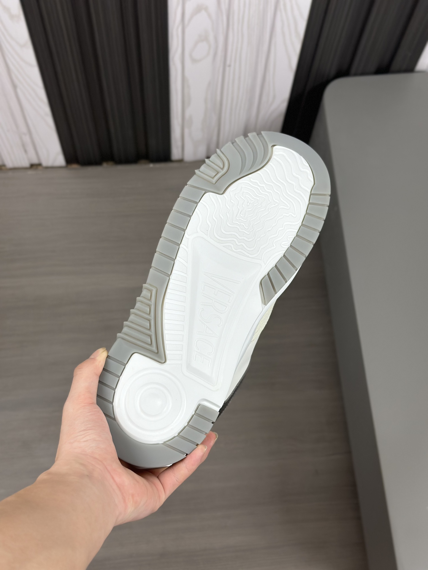 Talla: 39-44 (38.45.46 bajo pedido)Deportivas Versace ODISSEA para mujer Deportivas ligeras con cord