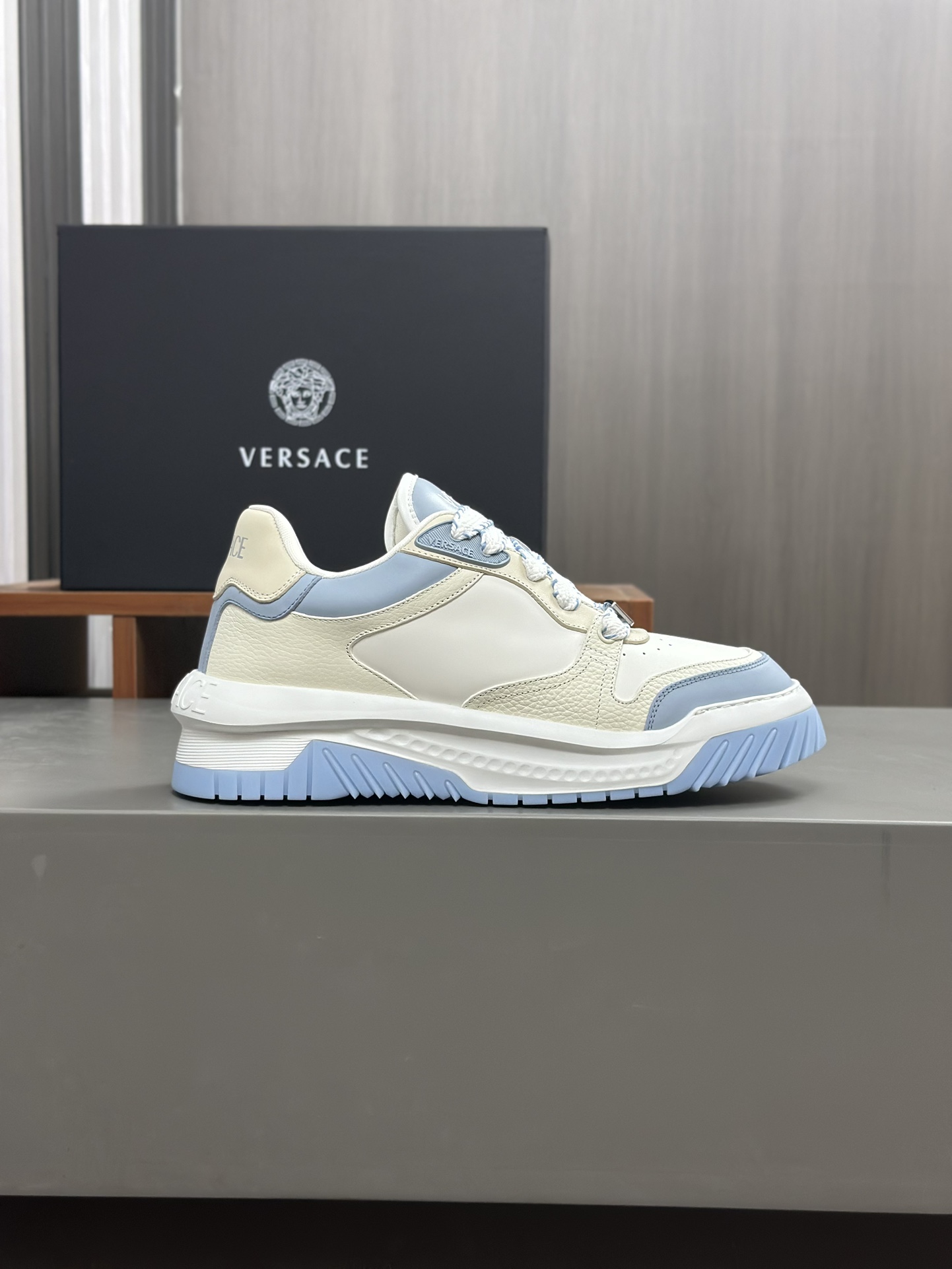 Talla: 39-44 (38,45,46 a medida)Zapatillas deportivas Versace ODISSEA Zapatillas deportivas ligeras 