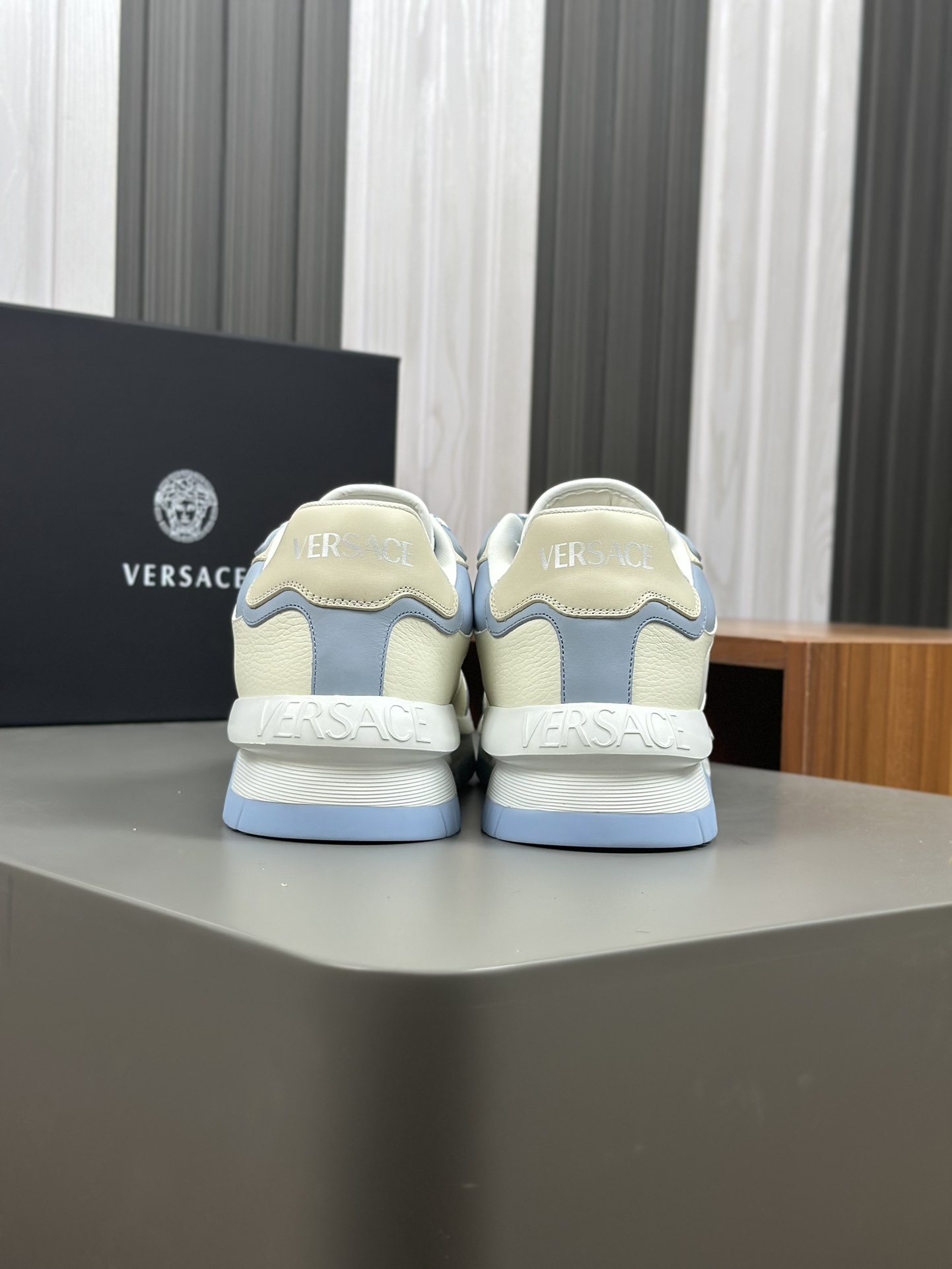 Talla: 39-44 (38,45,46 a medida)Zapatillas deportivas Versace ODISSEA Zapatillas deportivas ligeras 