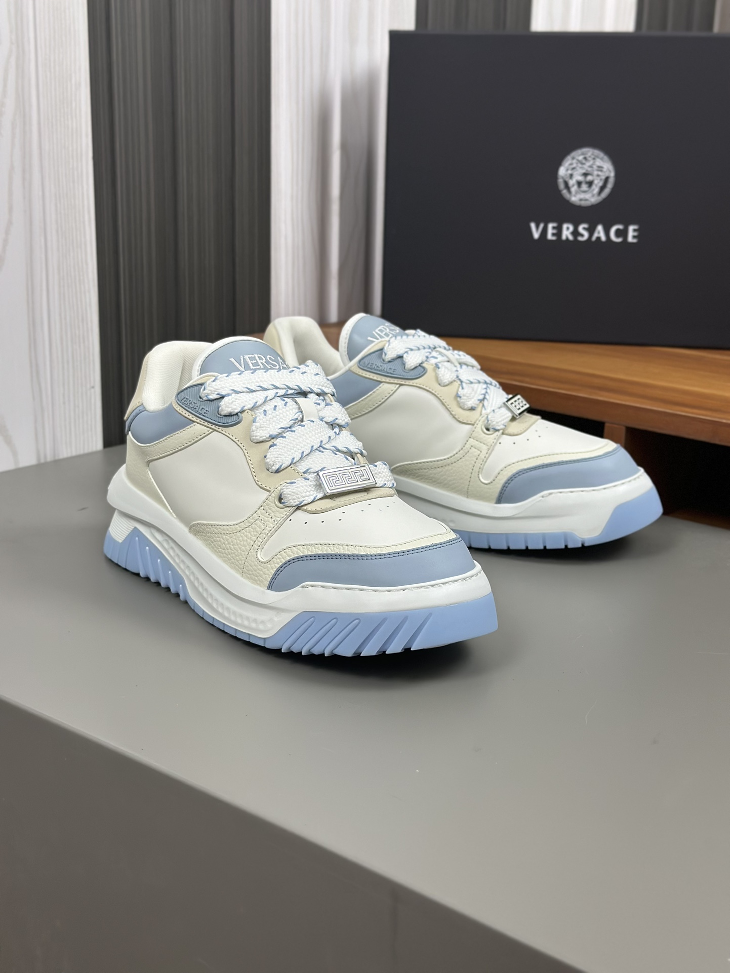 Talla: 39-44 (38,45,46 a medida)Zapatillas deportivas Versace ODISSEA Zapatillas deportivas ligeras 