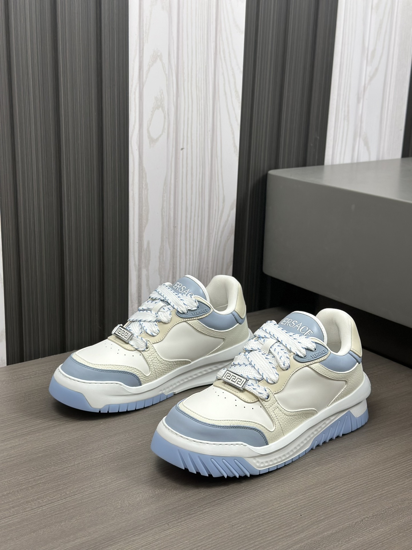 Talla: 39-44 (38,45,46 a medida)Zapatillas deportivas Versace ODISSEA Zapatillas deportivas ligeras 