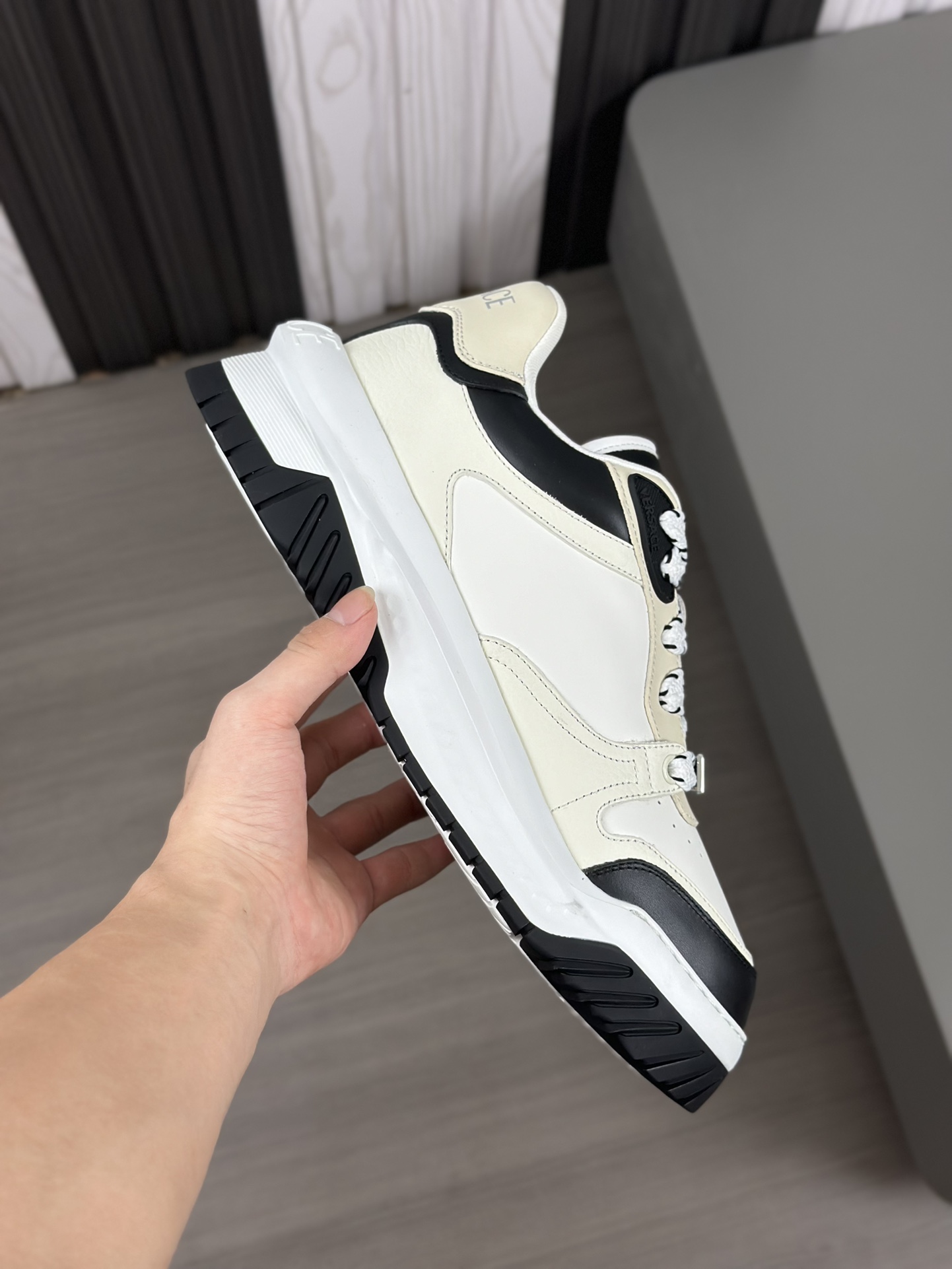 Talla: 39-44 (38,45,46 a medida)Zapatillas deportivas Versace ODISSEA Zapatillas deportivas ligeras 