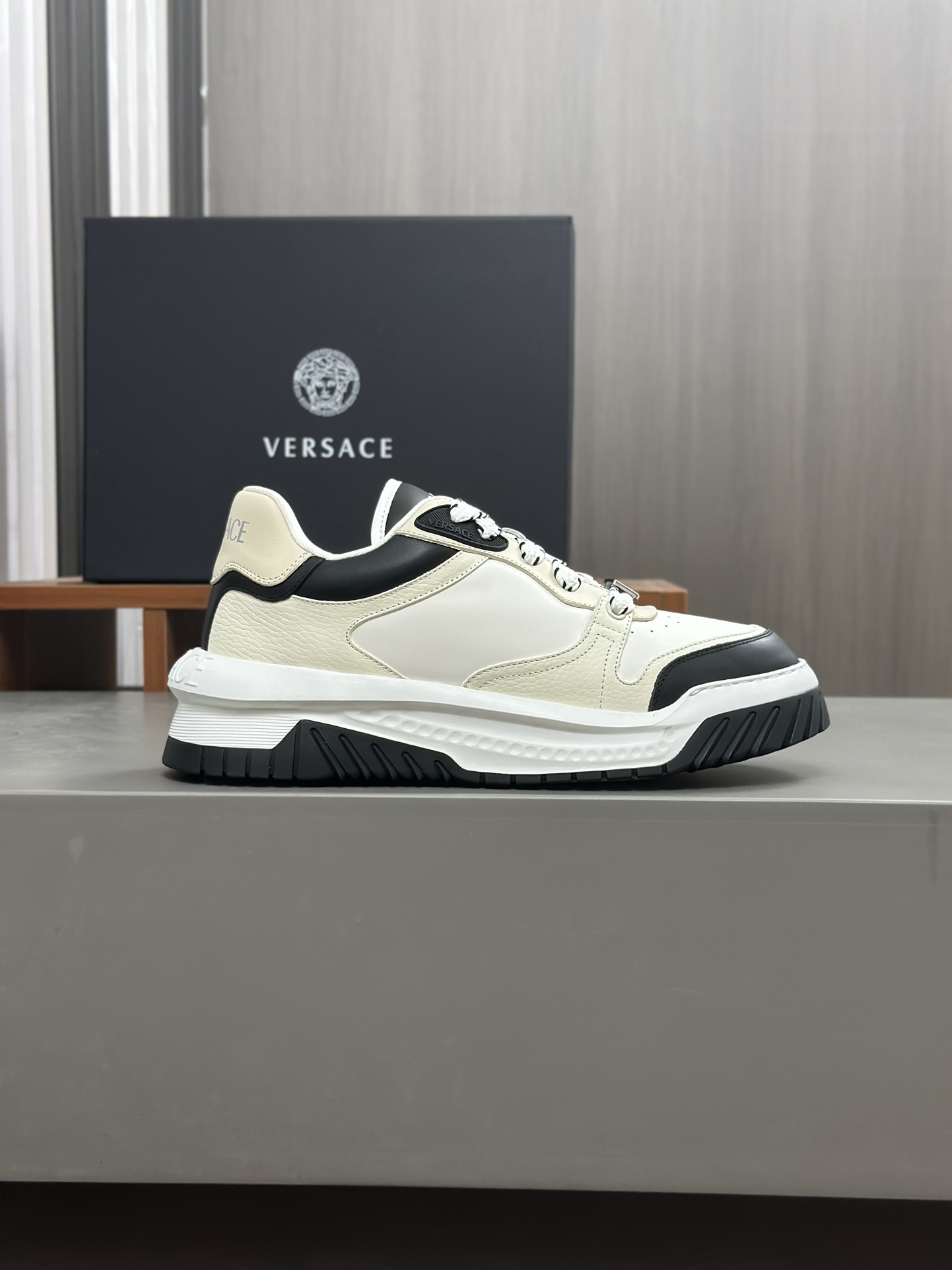 Talla: 39-44 (38,45,46 a medida)Zapatillas deportivas Versace ODISSEA Zapatillas deportivas ligeras 