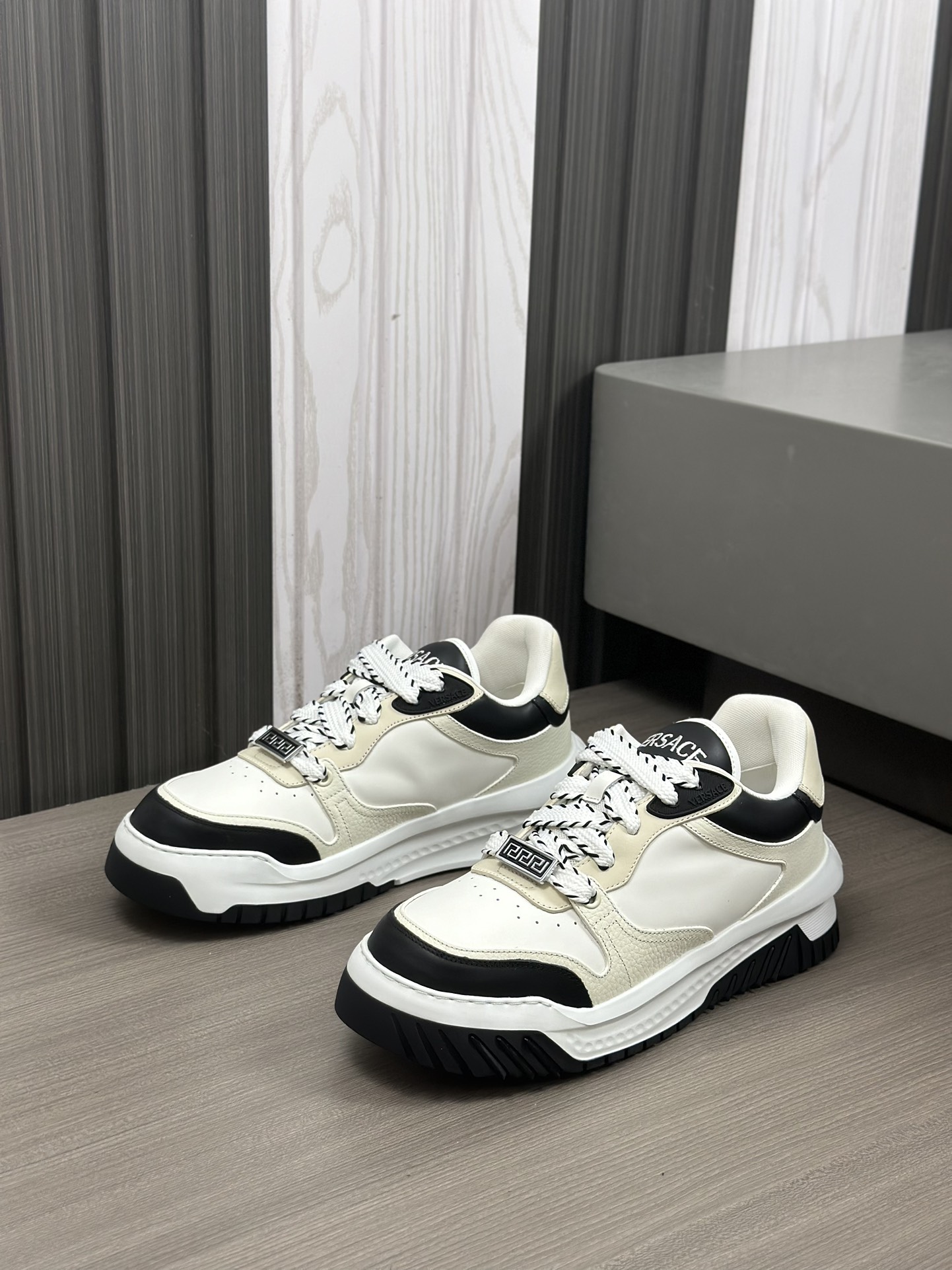 Talla: 39-44 (38,45,46 a medida)Zapatillas deportivas Versace ODISSEA Zapatillas deportivas ligeras 