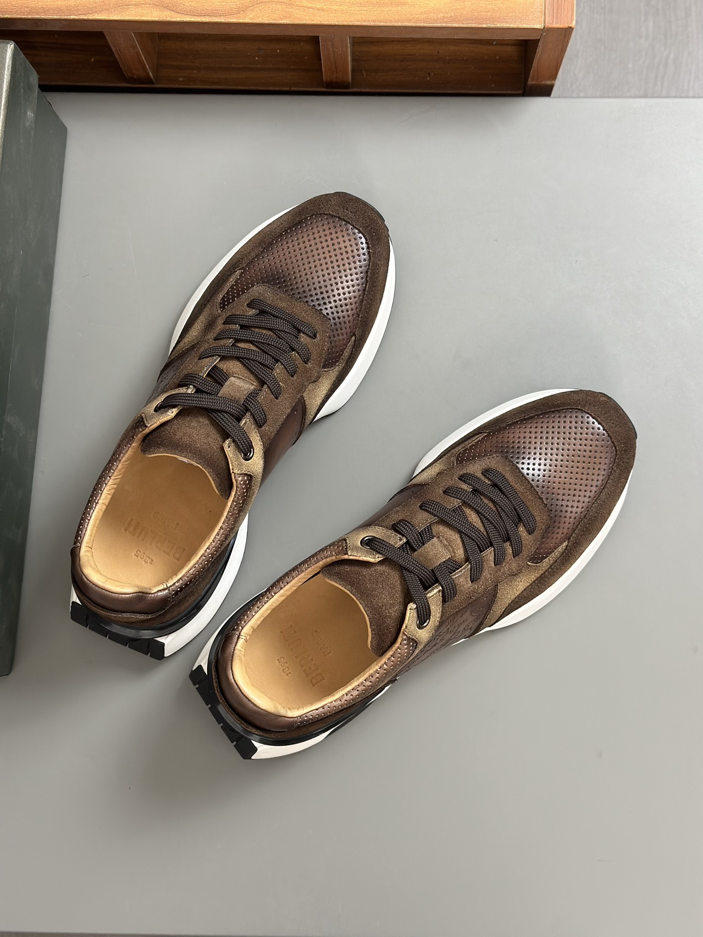 Berlut* Berlut* zapatos casuales de gama alta de los hombres, el último lanzamiento oficial de la pi