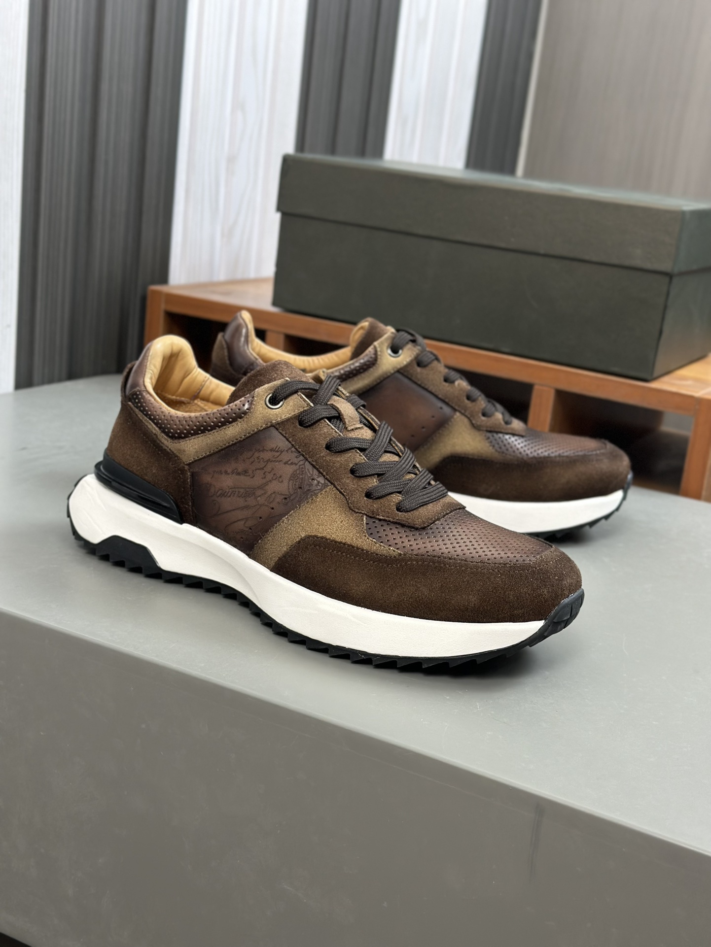Berlut* Berlut* zapatos casuales de gama alta de los hombres, el último lanzamiento oficial de la pi